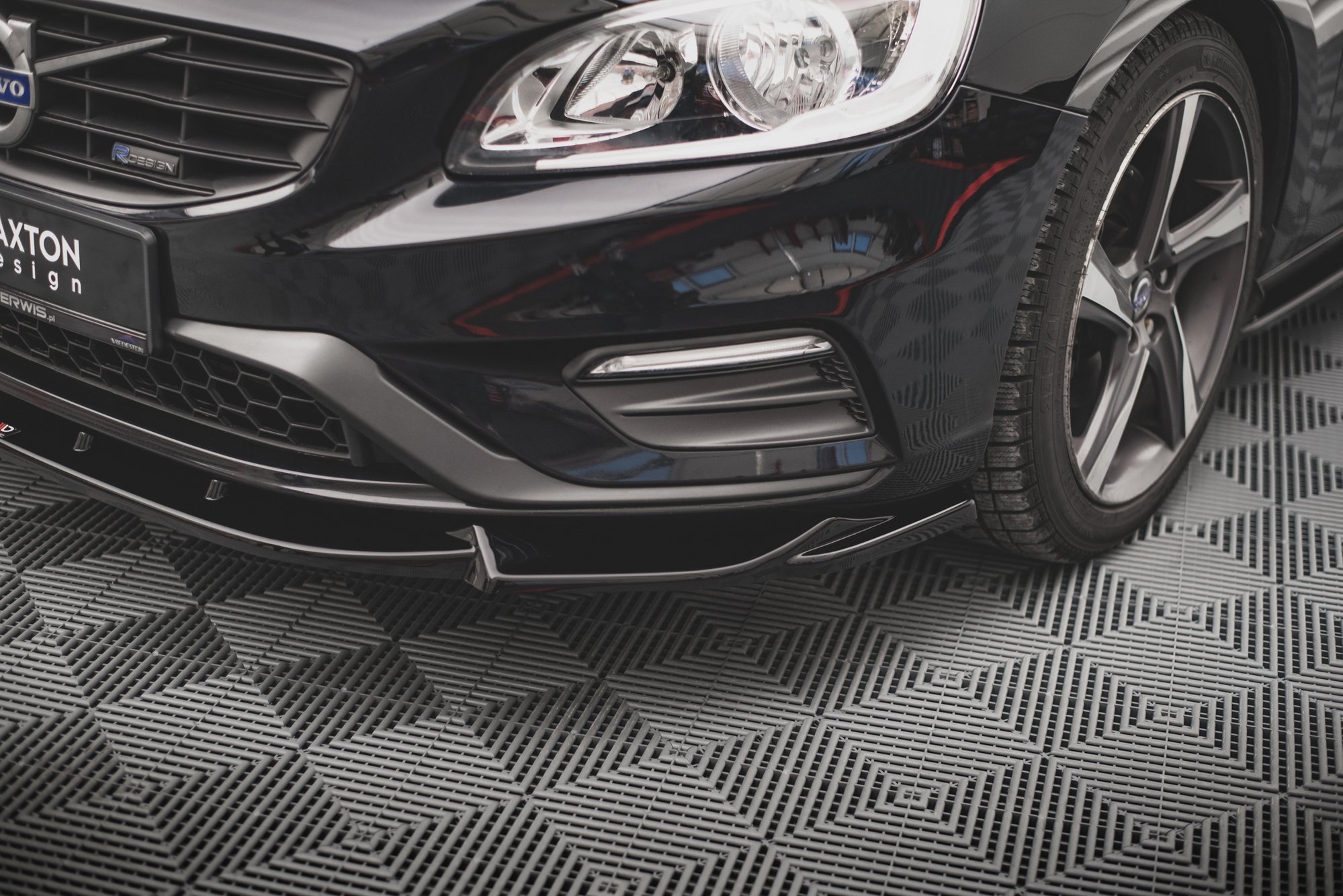Front Splitter V.1 Volvo S60 R-Design Mk2 Facelift - Image 2