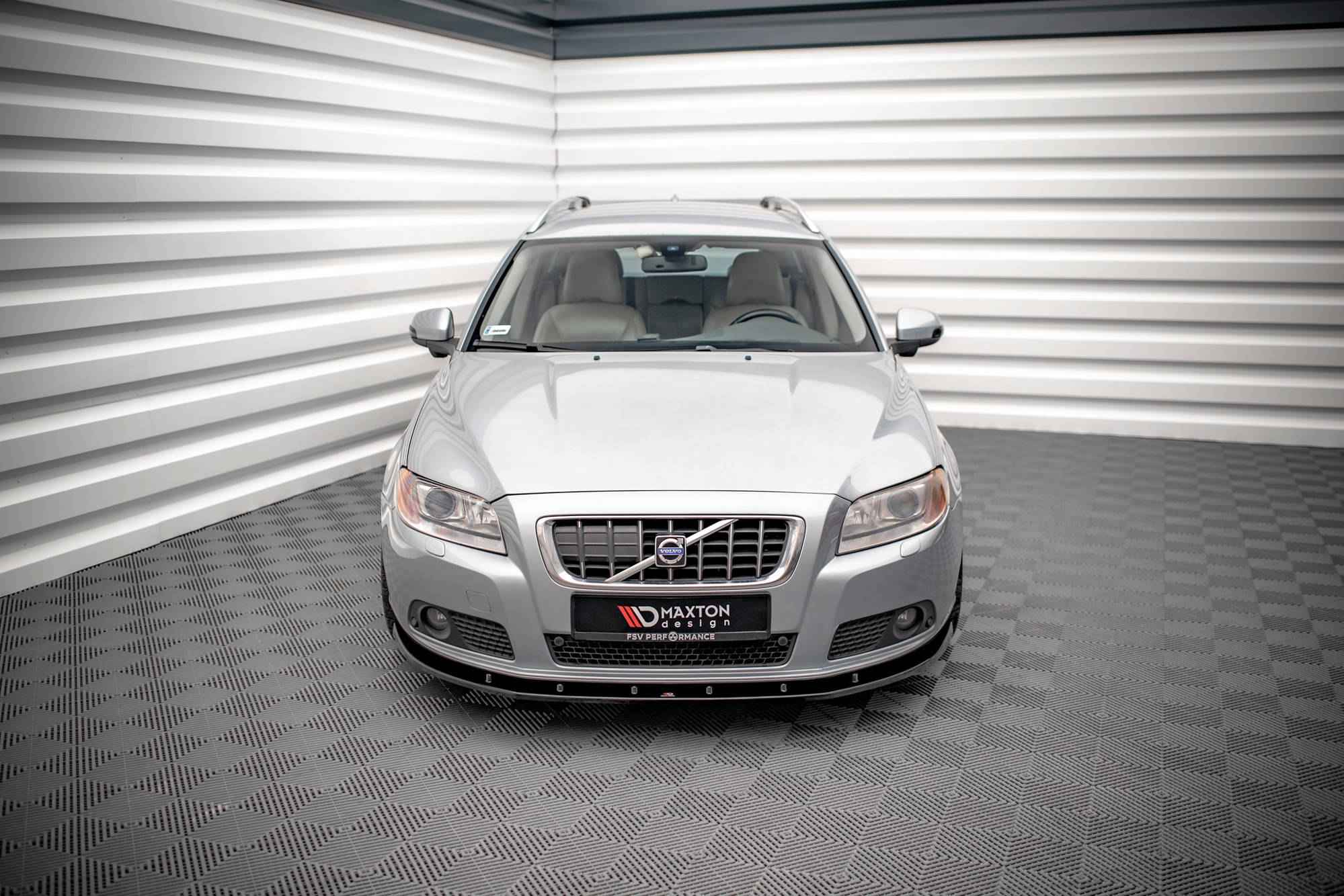 Front Splitter V.1 Volvo V70 Mk3 - Image 2