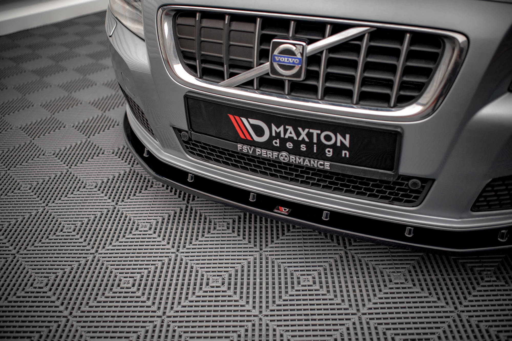 Front Splitter V.1 Volvo V70 Mk3 - Image 3