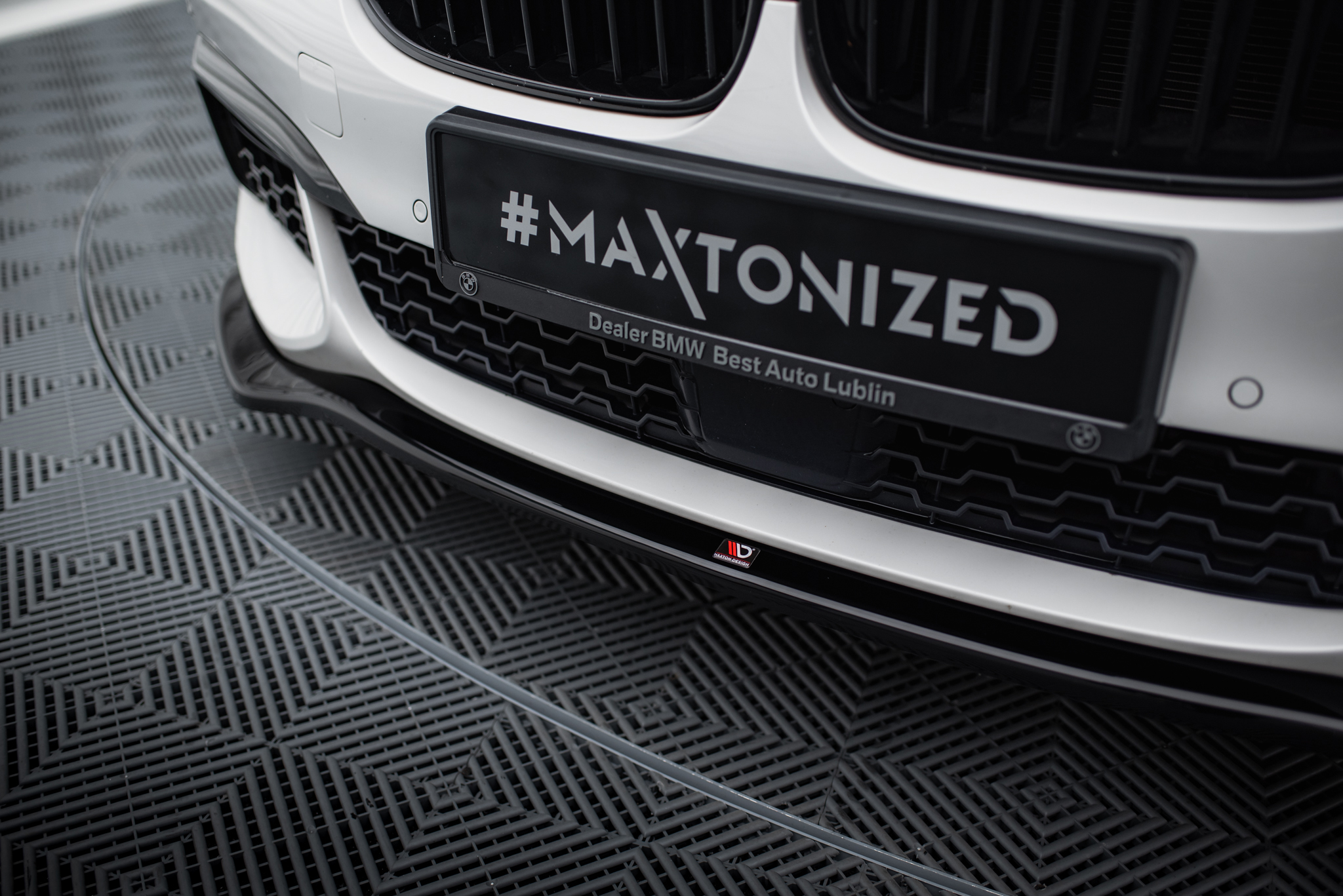 Front Splitter V.1 for BMW 7 M-Pack G11 /G12 - Image 2