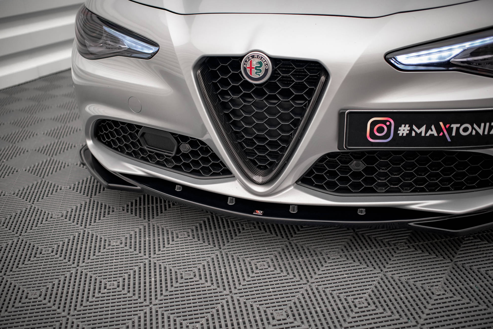Front Splitter V.2 Alfa Romeo Giulia Sport - Image 3