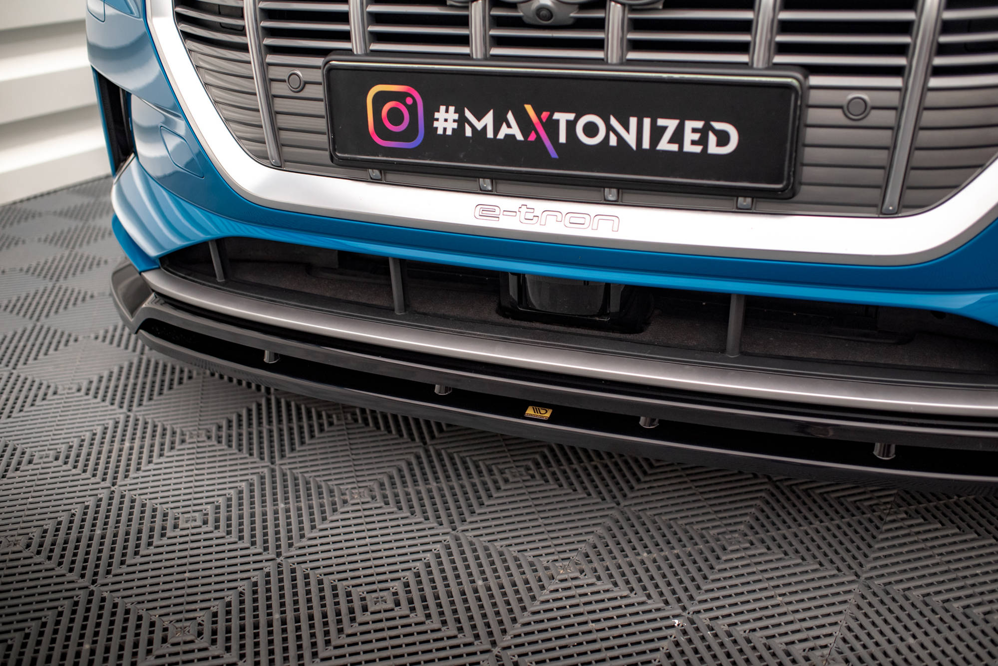 Front Splitter V.2 Audi e-tron - Image 3
