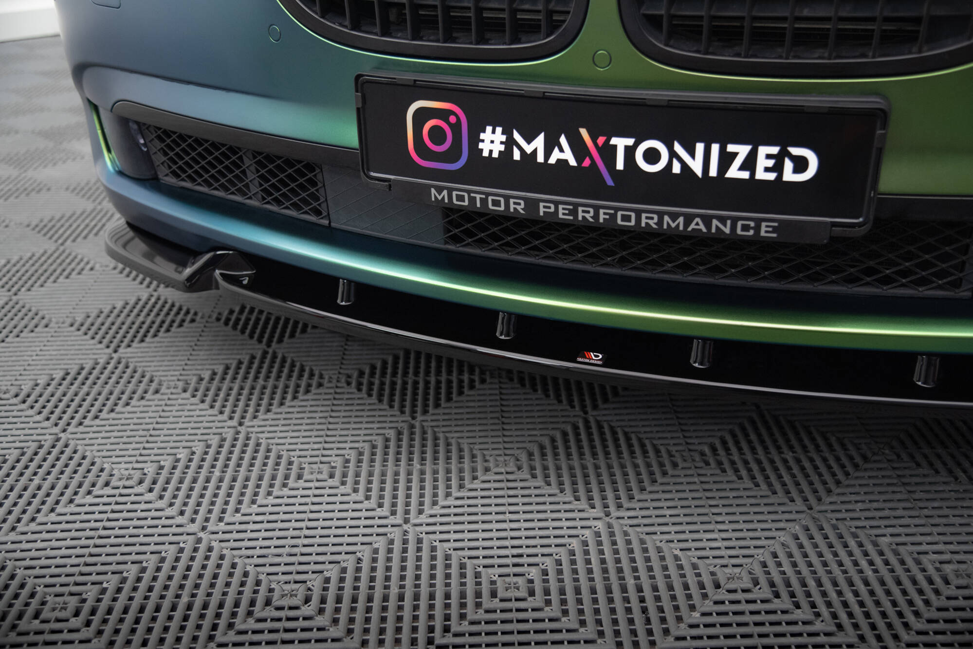 Front Splitter V.2 BMW 7 F01 - Image 3