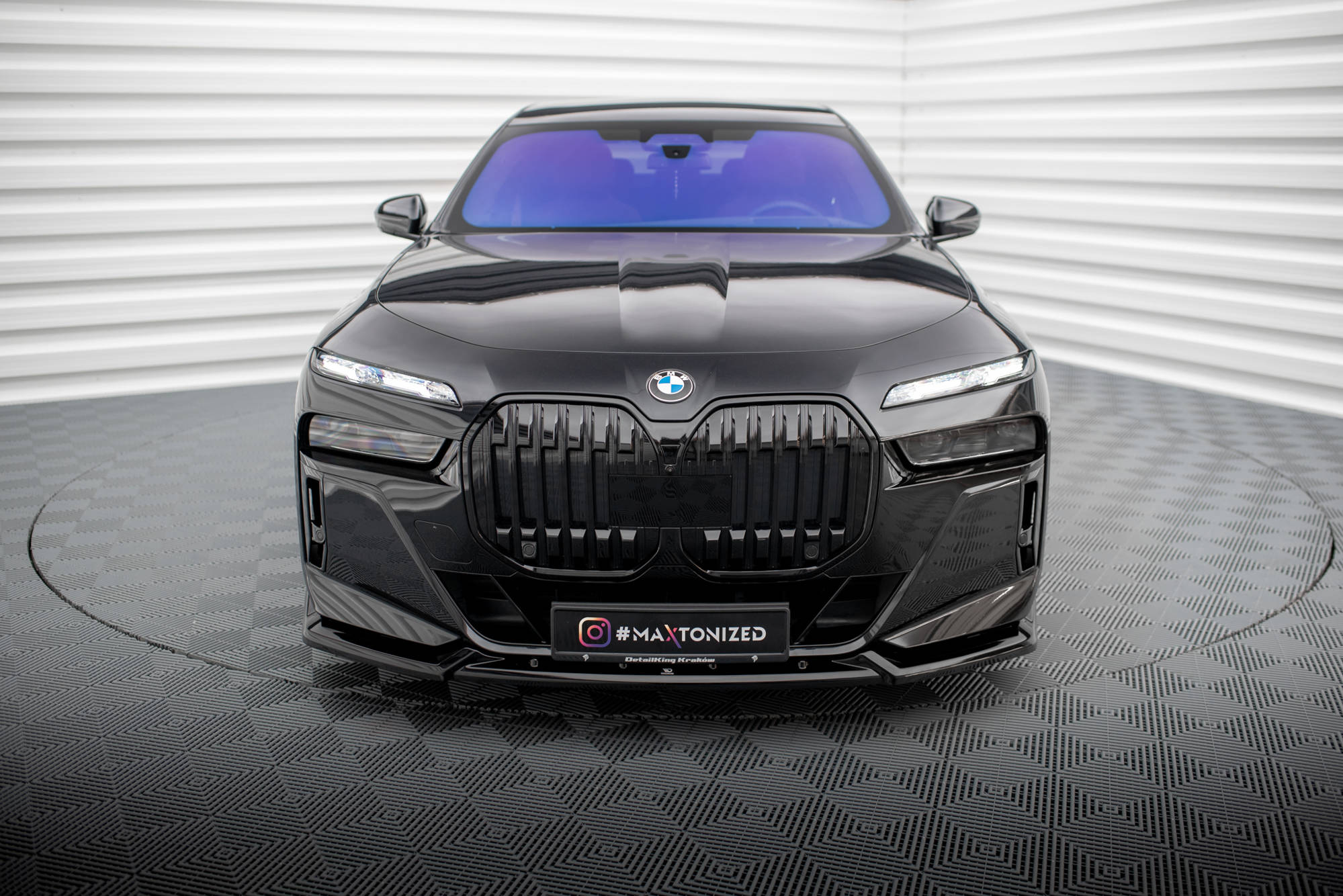Front Splitter V.2 BMW 7 M-Pack / M760e / i7 M-Pack G70 - Image 2