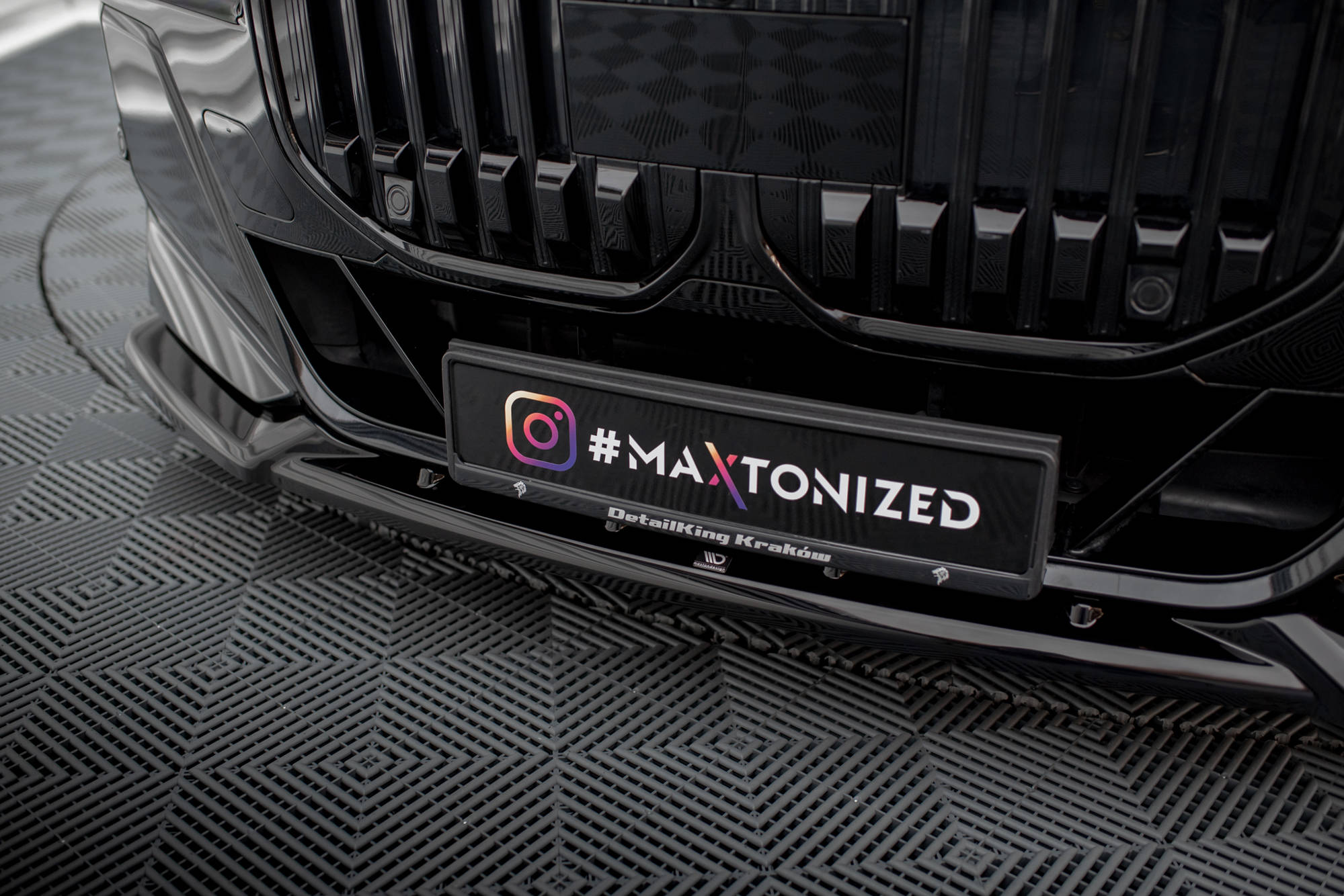 Front Splitter V.2 BMW 7 M-Pack / M760e / i7 M-Pack G70 - Image 3