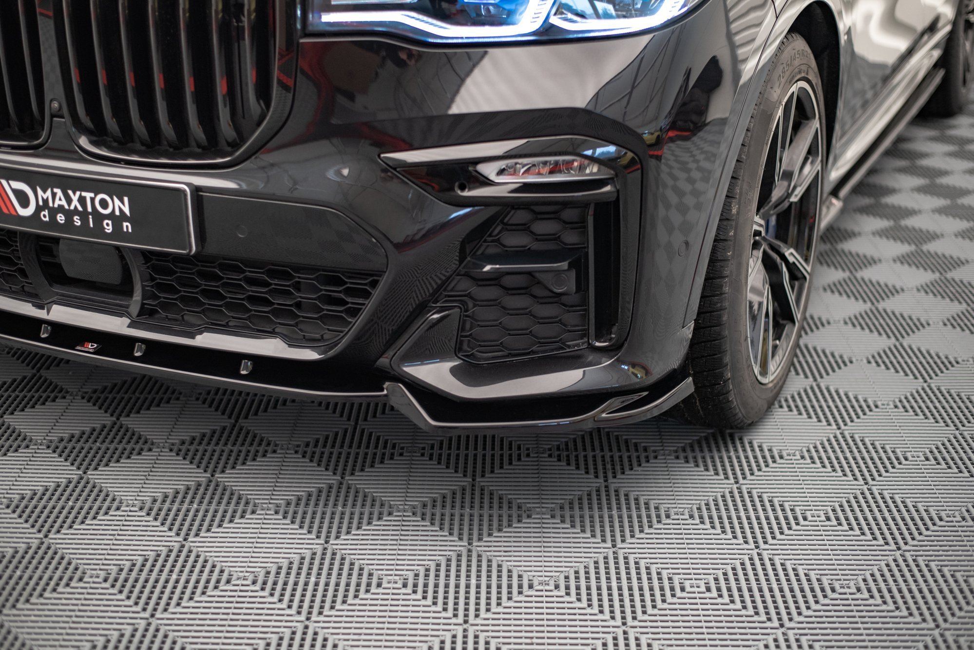 Front Splitter V.2 BMW X7 M-Pack G07 - Image 2