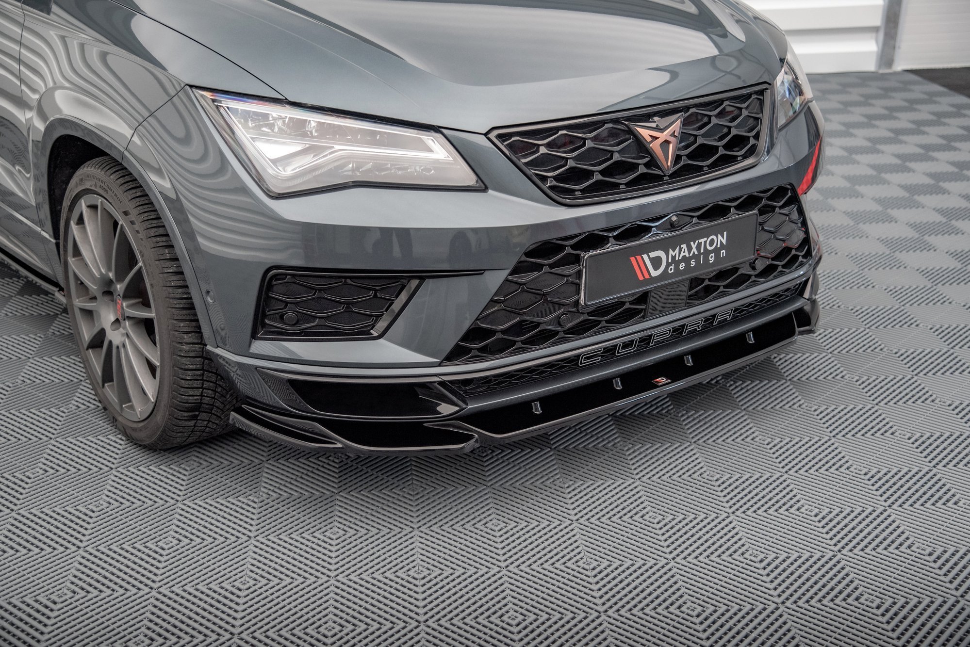 Front Splitter V.2 Cupra Ateca Mk1 - Image 3