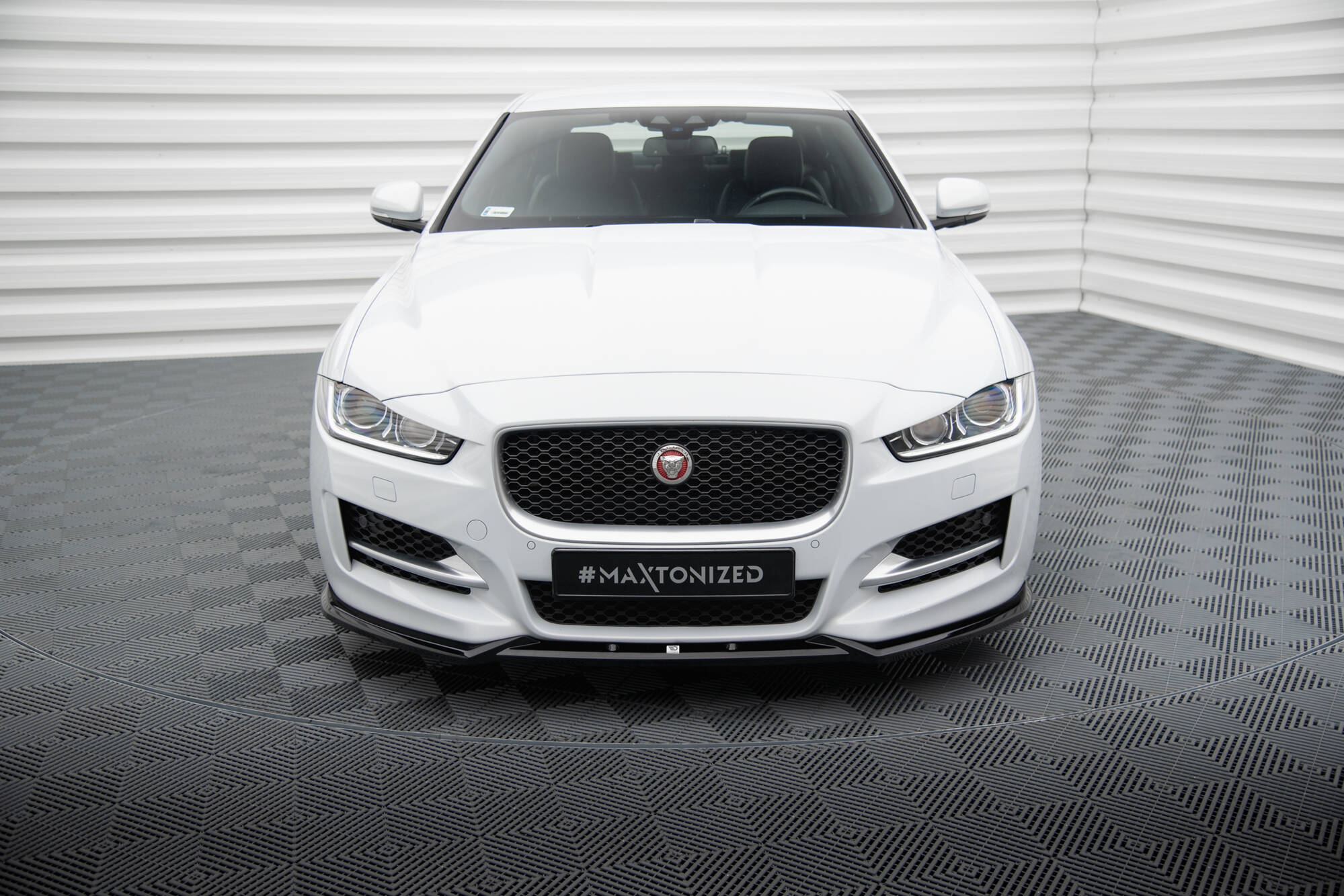 Front Splitter V.2 Jaguar XE R-Sport X760 - Image 2