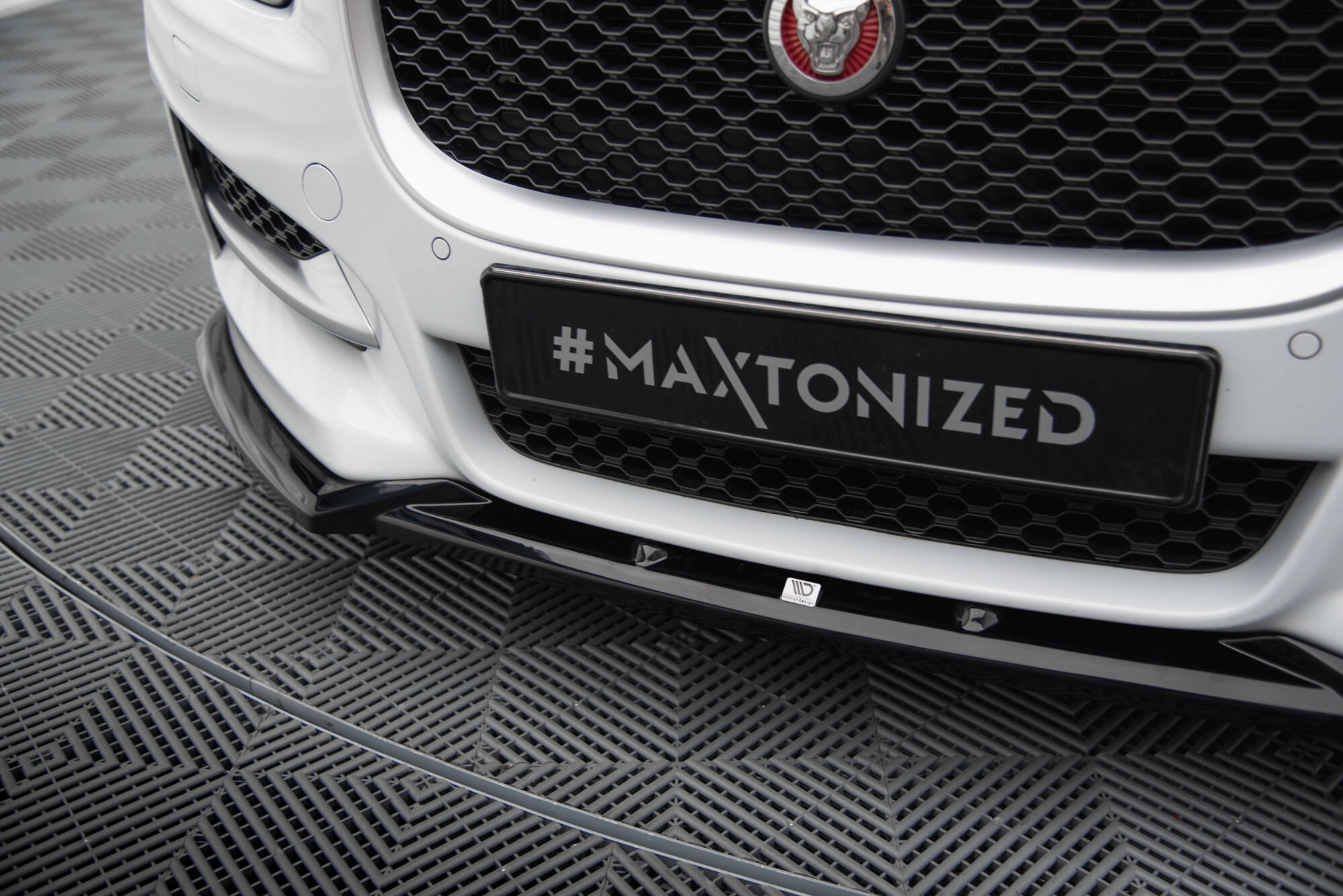 Front Splitter V.2 Jaguar XE R-Sport X760 - Image 3