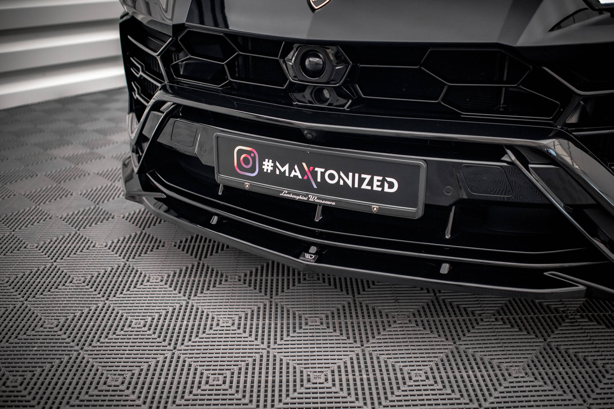 Front Splitter V.2 Lamborghini Urus Mk1 - Image 3