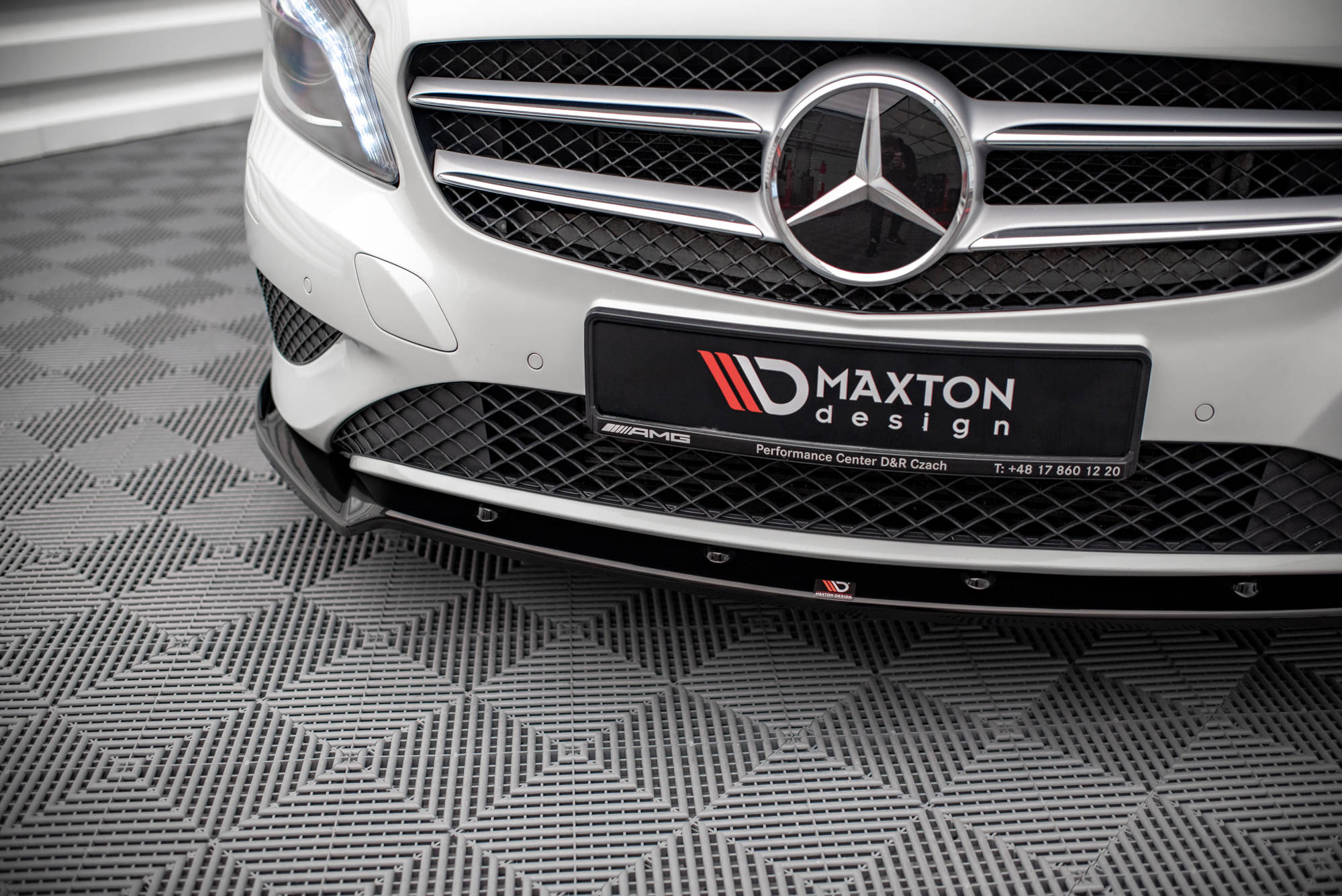 Front Splitter V.2 Mercedes-Benz A W176 - Image 3