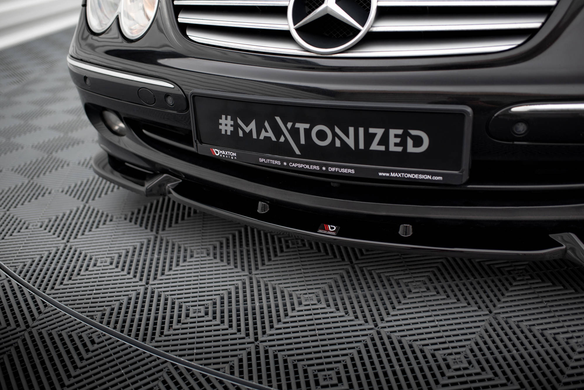 Front Splitter V.2 Mercedes-Benz CLK W209 - Image 3