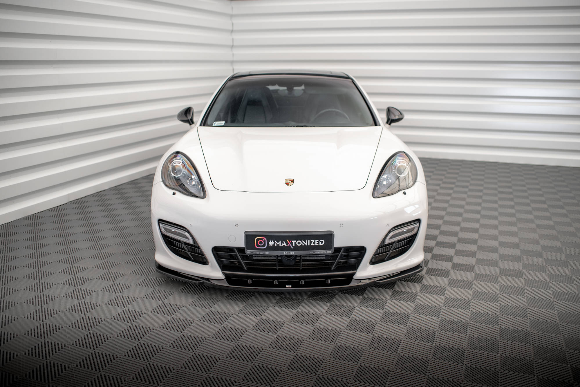 Front Splitter V.2 Porsche Panamera Turbo Sport Design Package 970 - Image 2