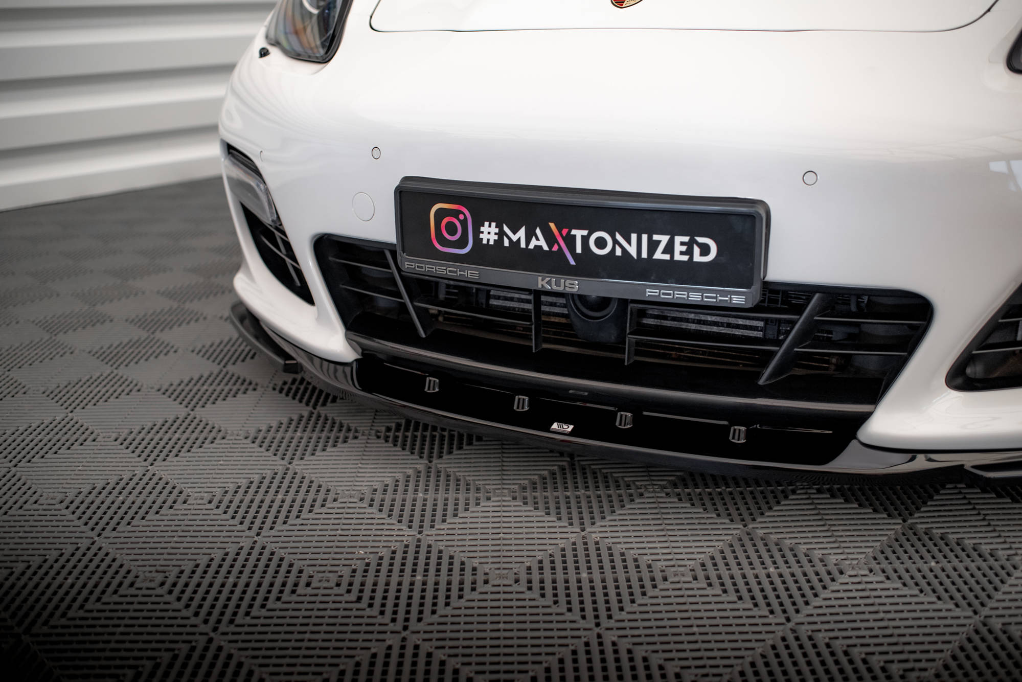 Front Splitter V.2 Porsche Panamera Turbo Sport Design Package 970 - Image 3