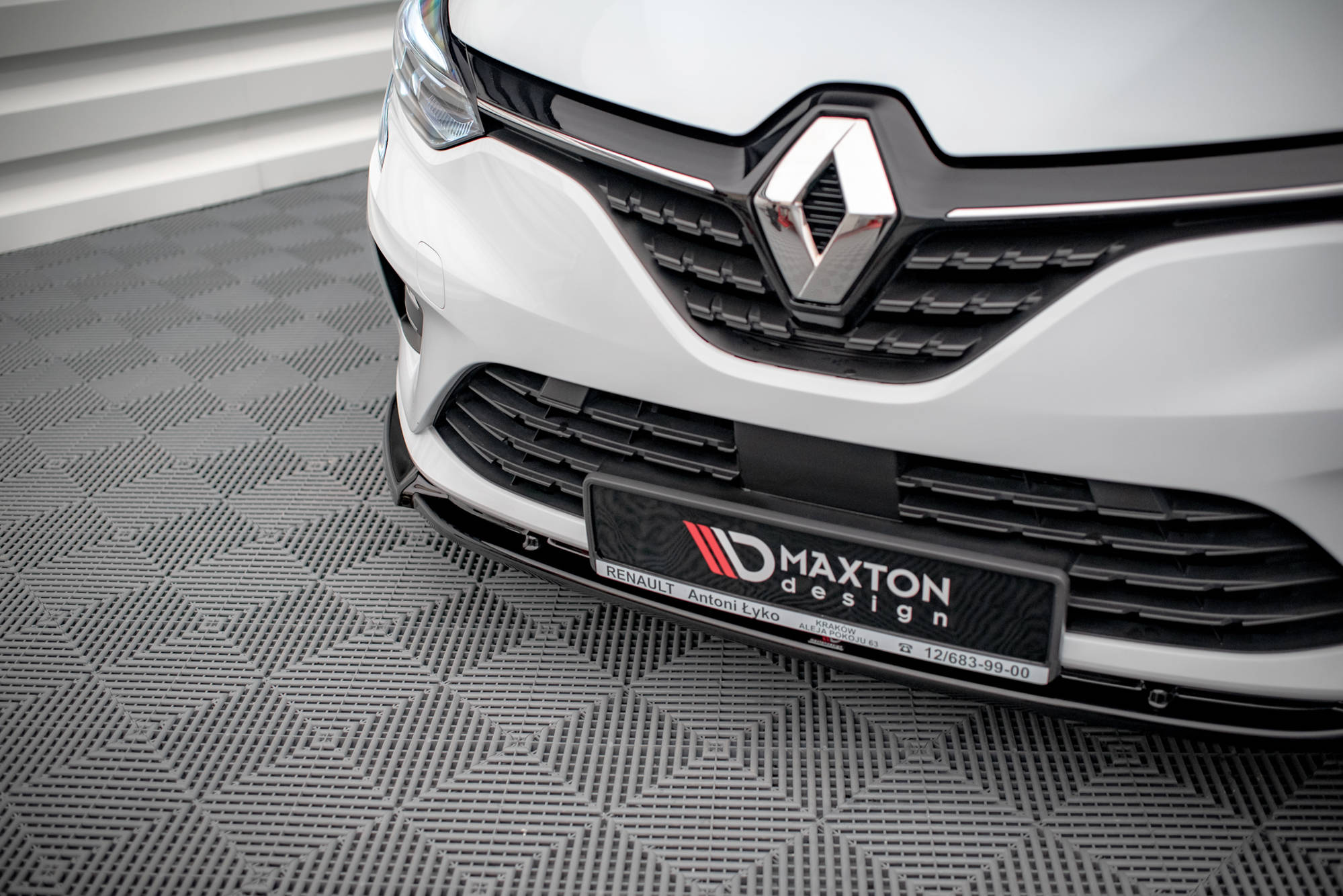 Front Splitter V.2 Renault Clio Mk5 - Image 3