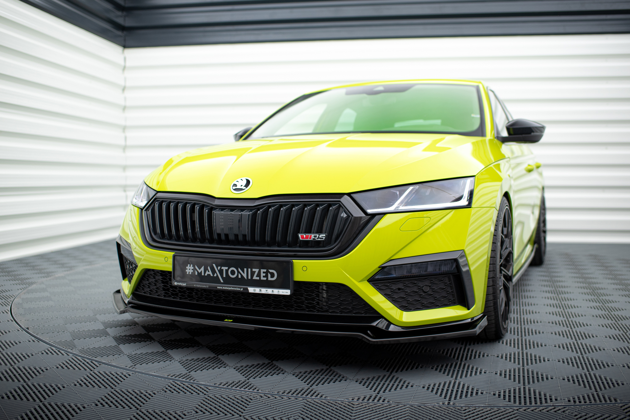 Front Splitter V.2 Skoda Octavia RS Mk4