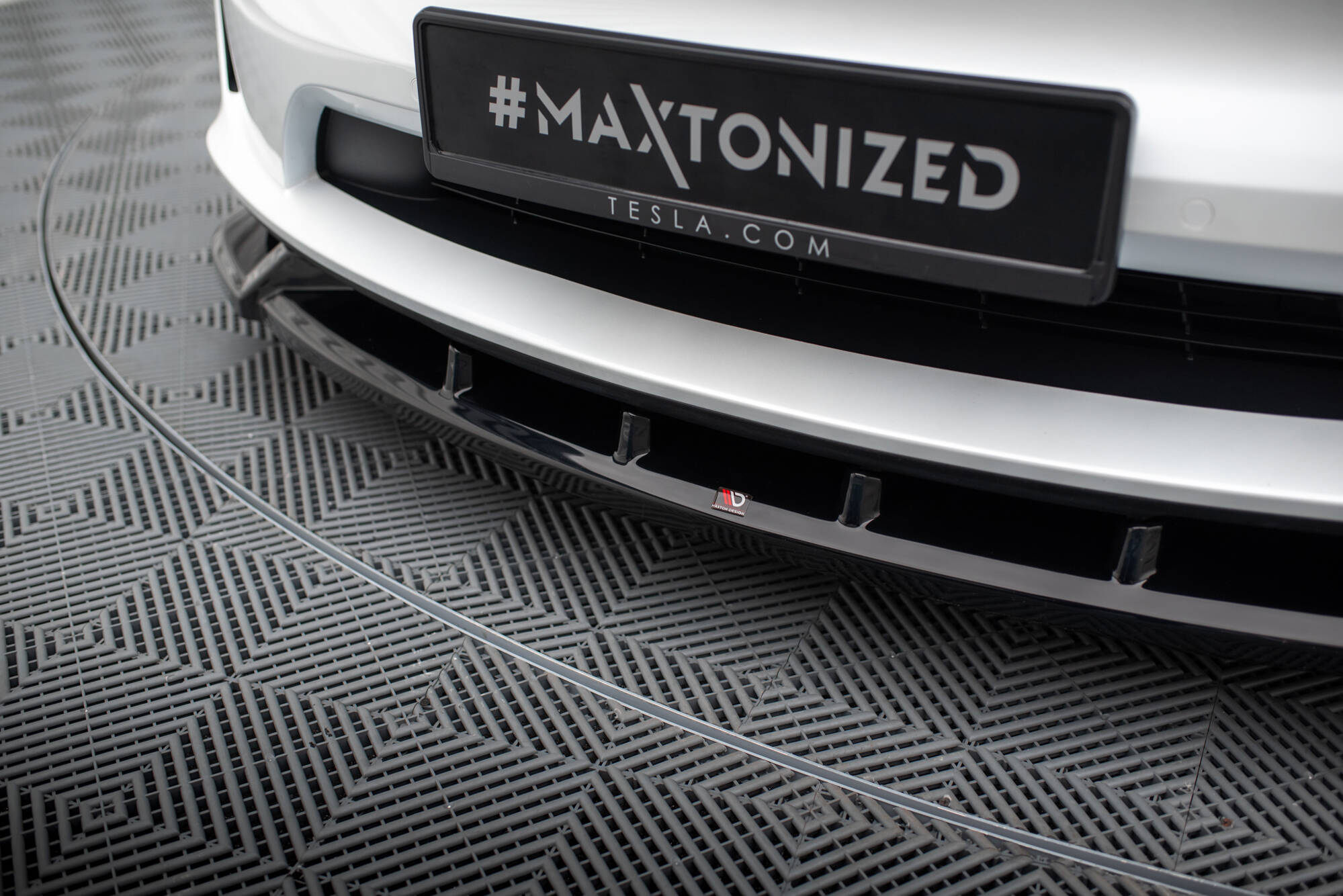 Front Splitter V.2 Tesla Model X Mk1 Facelift - Image 3