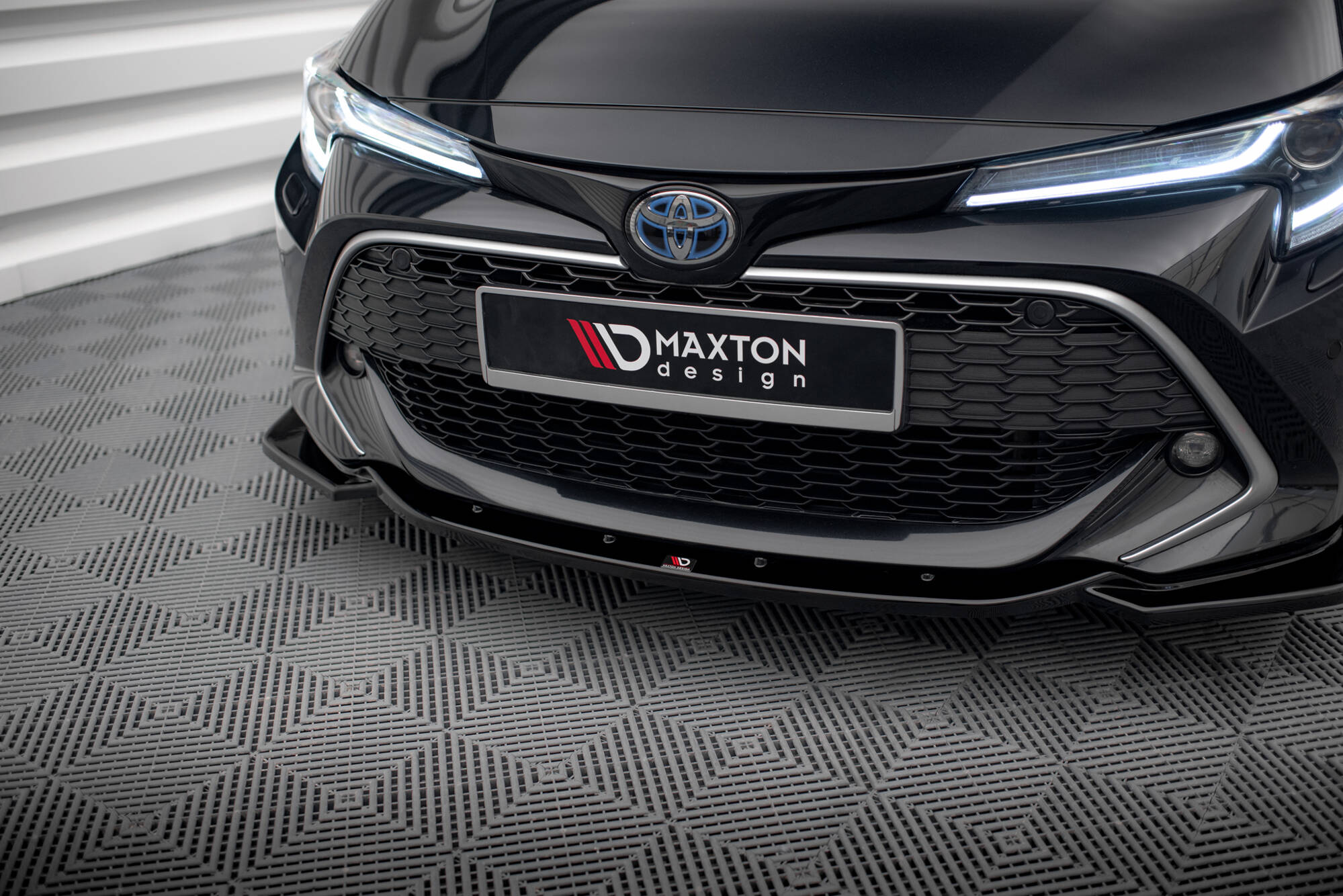 Front Splitter V.2 Toyota Corolla XII Touring Sports/ Hatchback - Image 3
