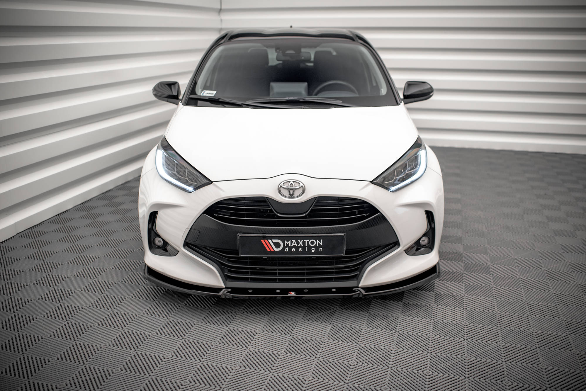 Front Splitter V.2 Toyota Yaris Mk4 - Image 2