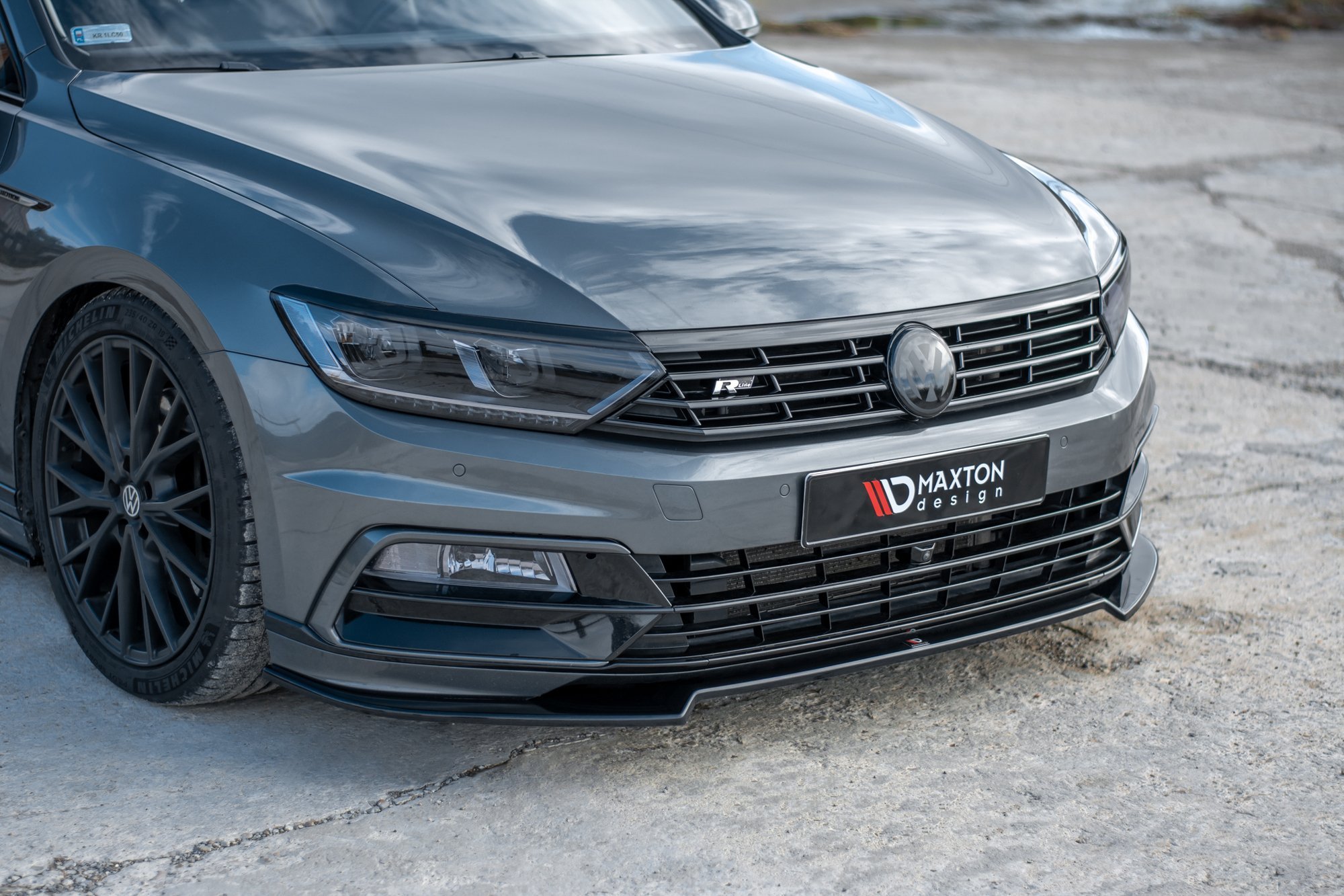 Front Splitter V.2 Volkswagen Passat R-Line B8 - Image 3