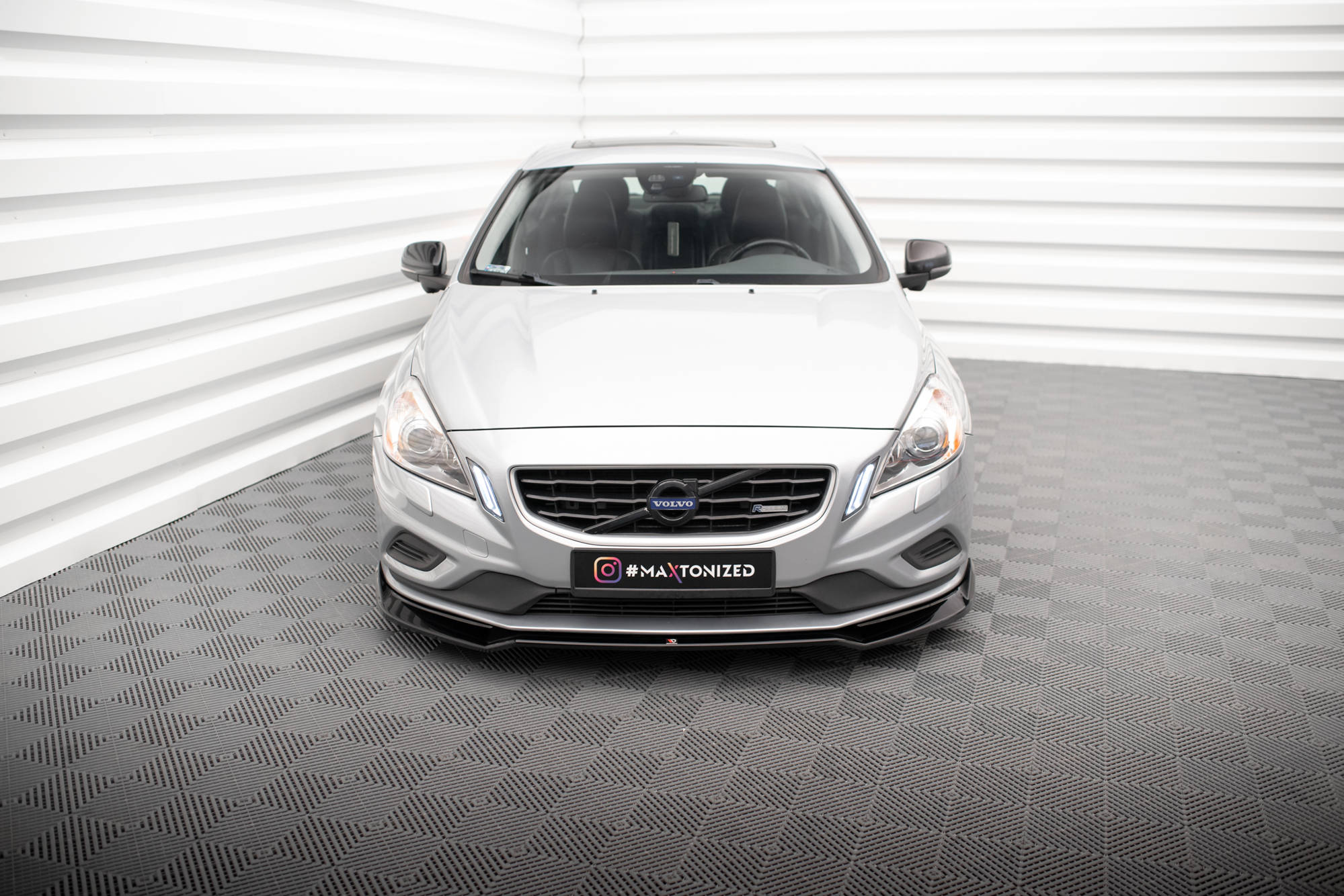 Front Splitter V.2 Volvo S60 R-Design Mk2 - Image 2