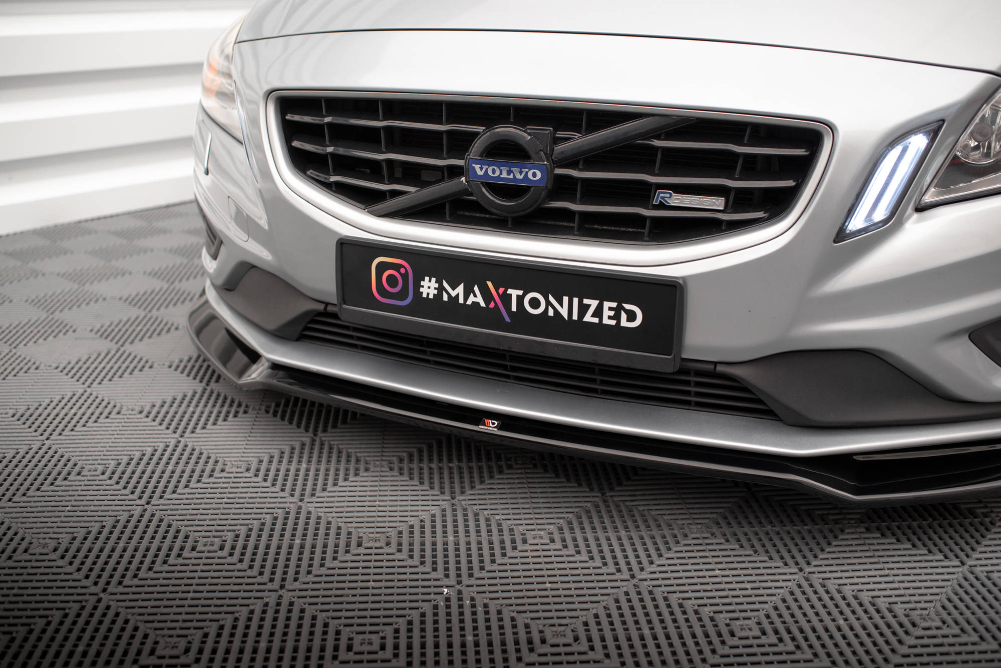 Front Splitter V.2 Volvo S60 R-Design Mk2 - Image 3