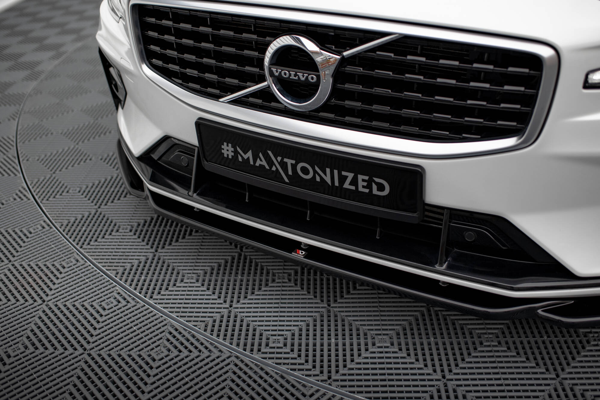 Front Splitter V.2 Volvo S60/V60 R-Design Mk3 - Image 2