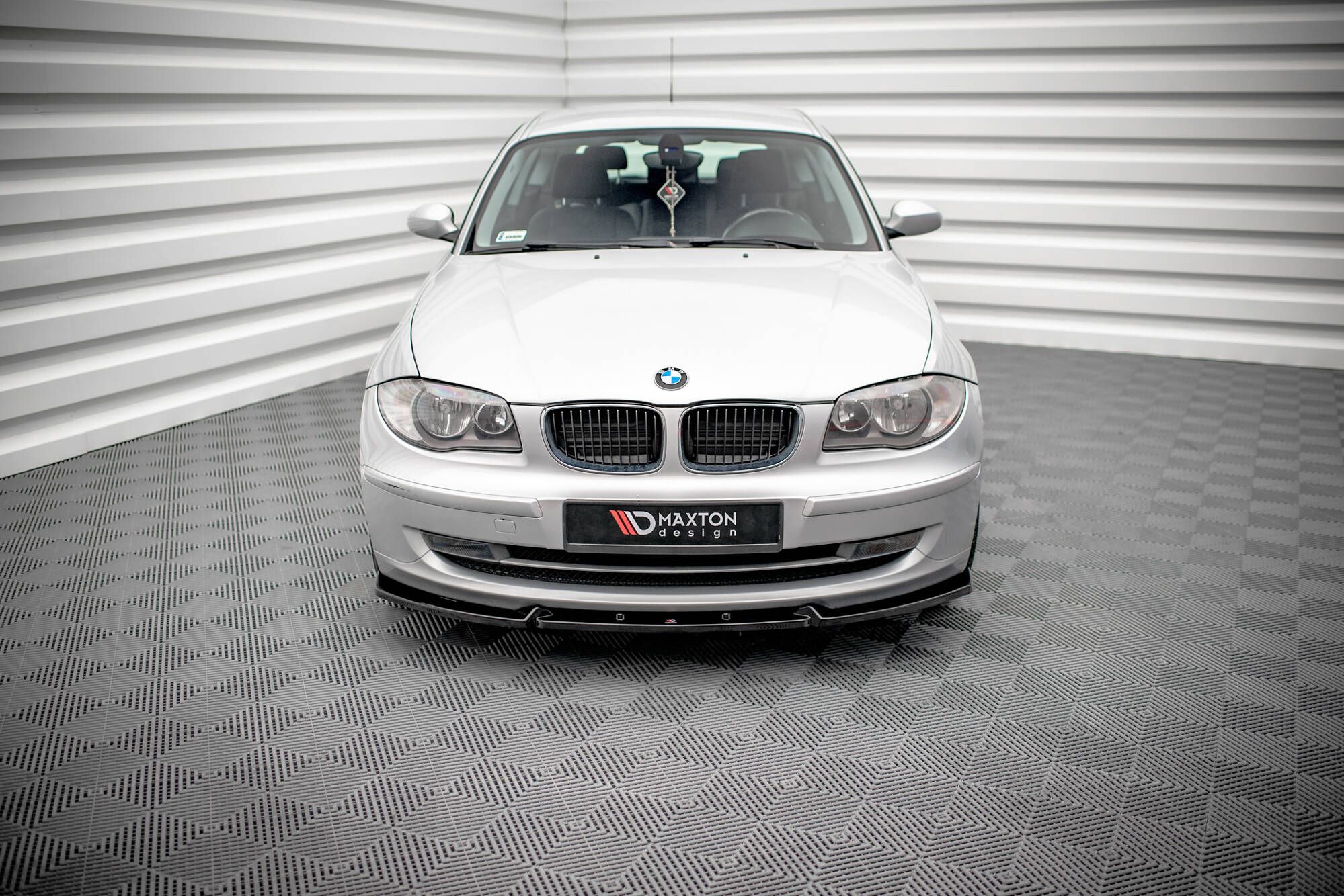 Front Splitter V.3 BMW 1 E81 Facelift - Image 2
