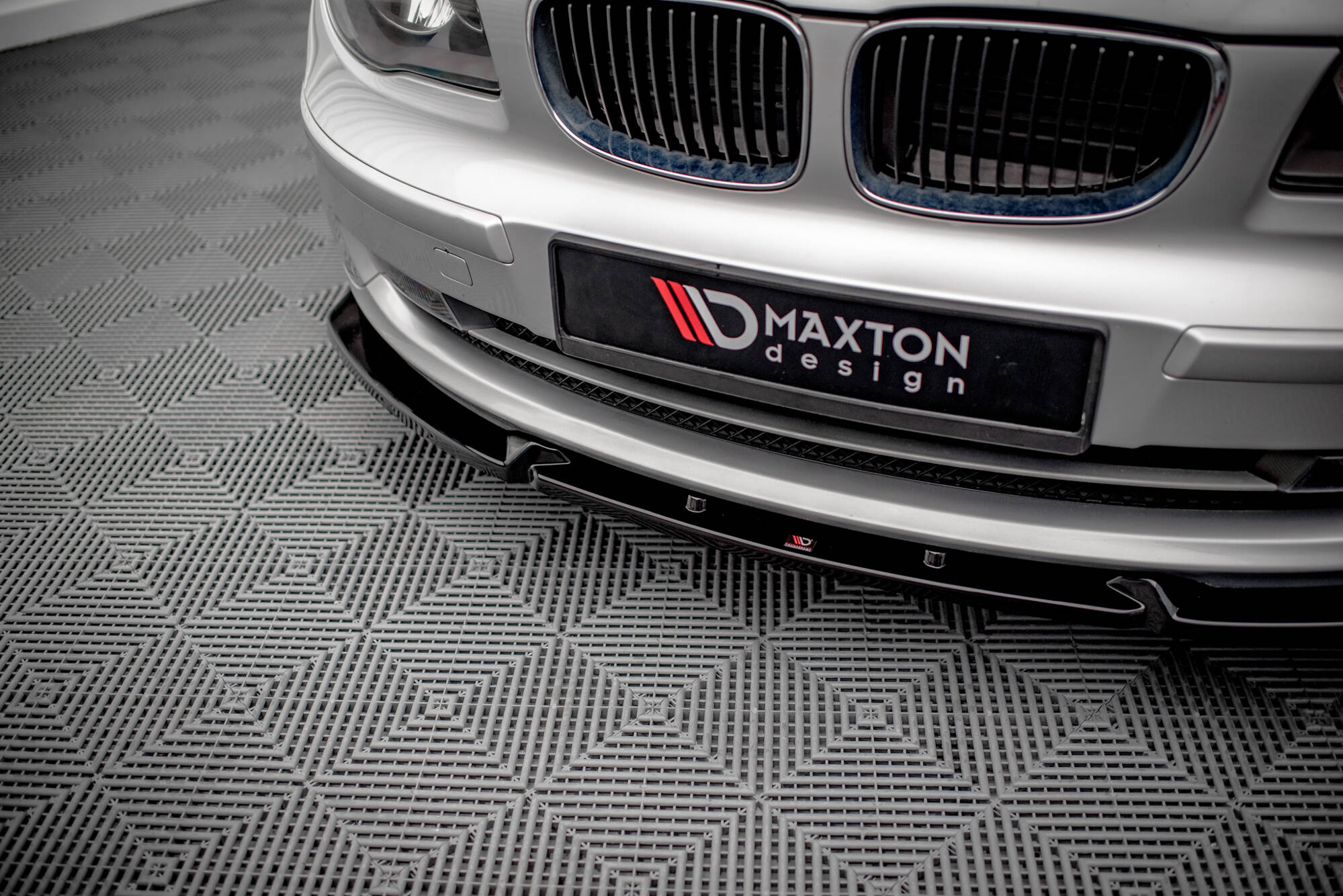 Front Splitter V.3 BMW 1 E81 Facelift - Image 3