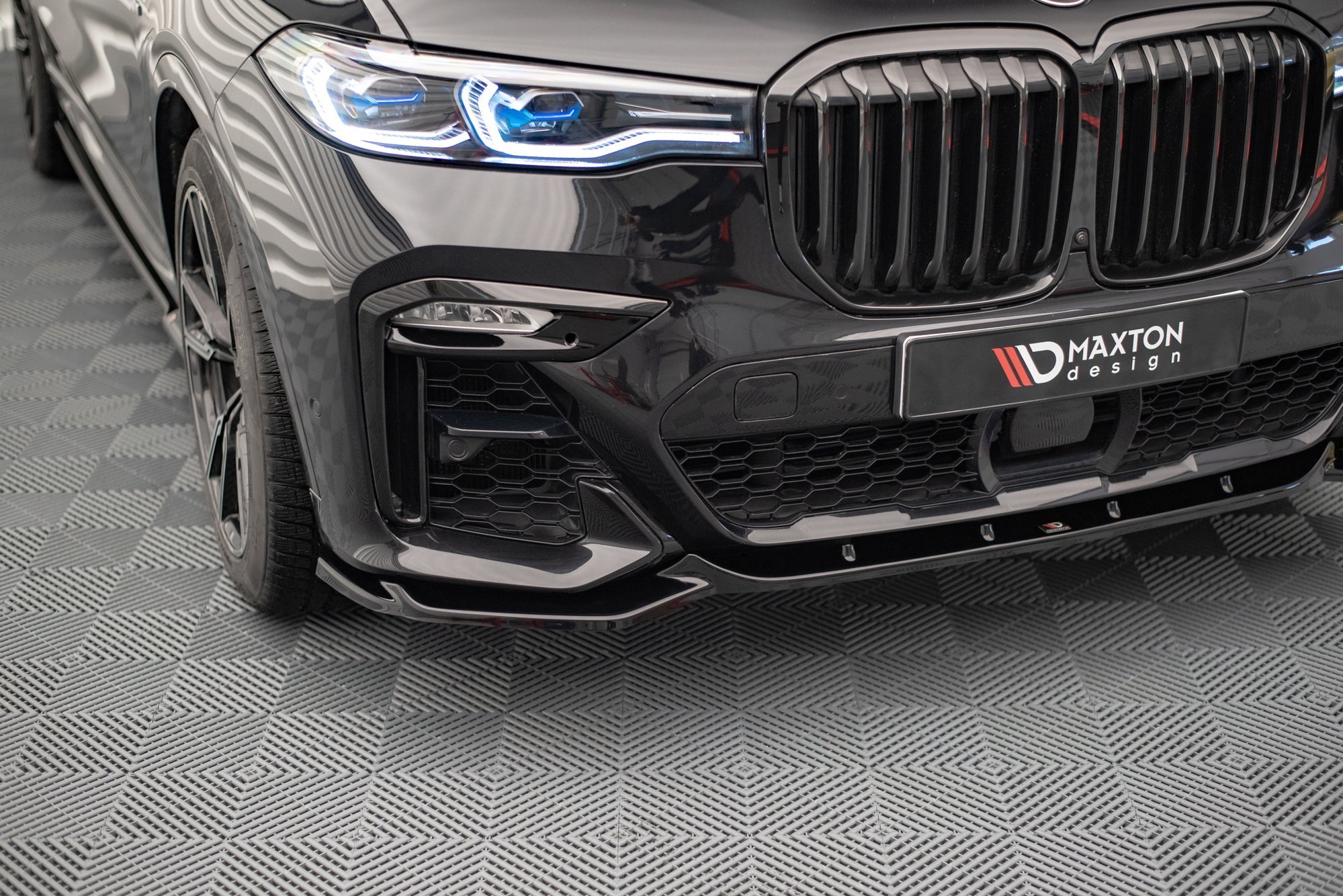 Front Splitter V.3 BMW X7 M-Pack G07 - Image 2