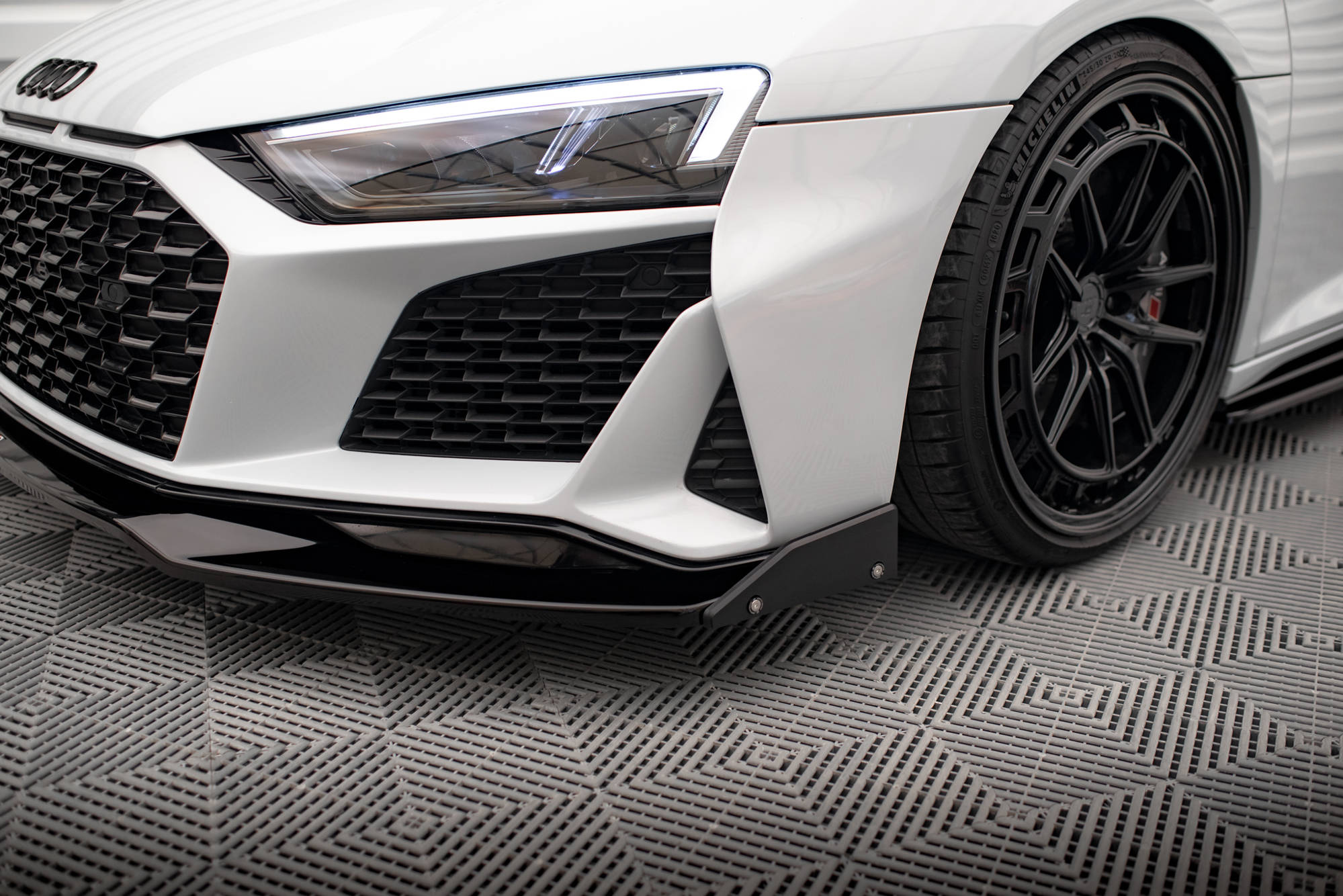 Front Splitter V.3 + Flaps Audi R8 Mk2 Facelift - Image 3