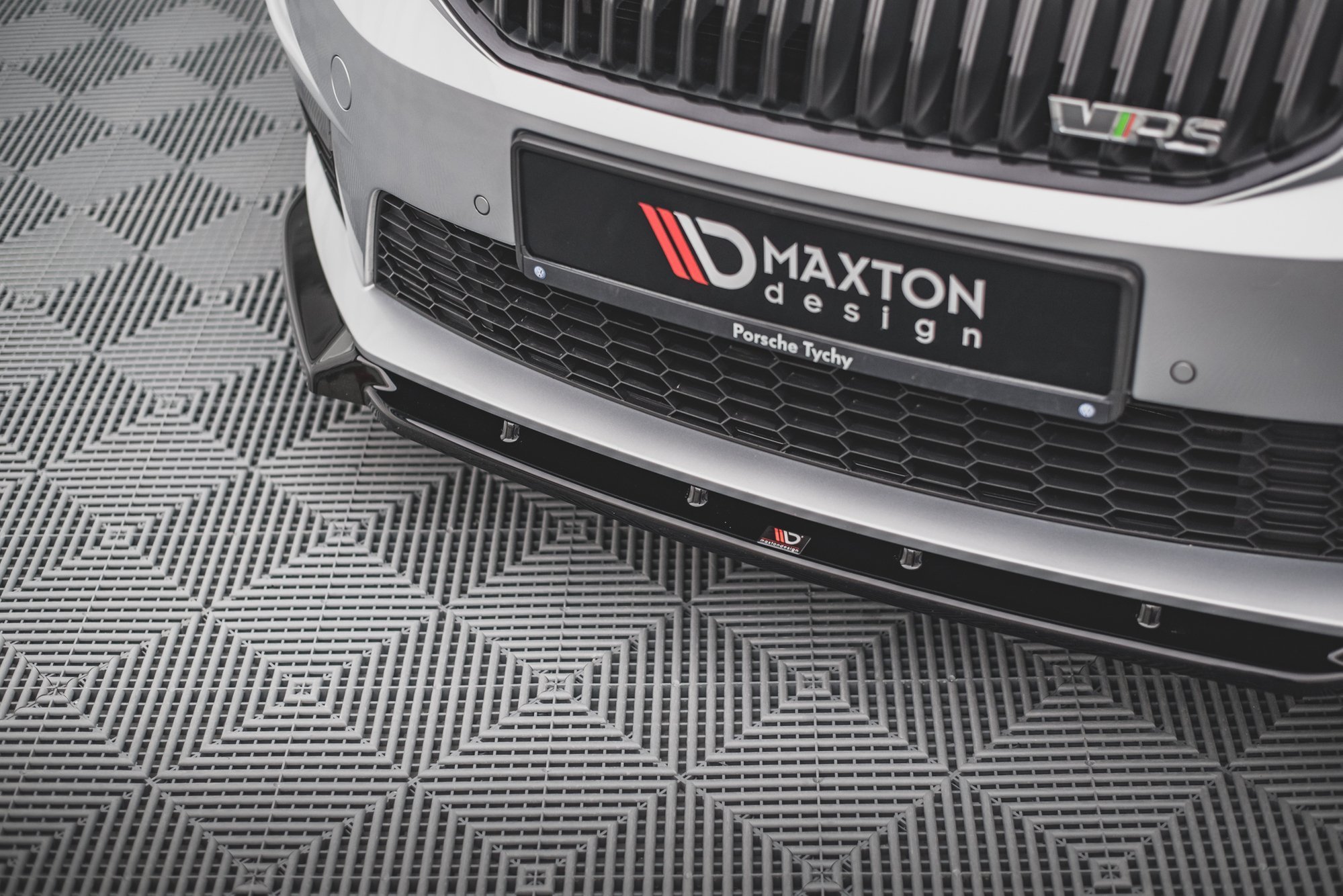 Front Splitter V.3 Skoda Octavia RS Mk3 - Image 4