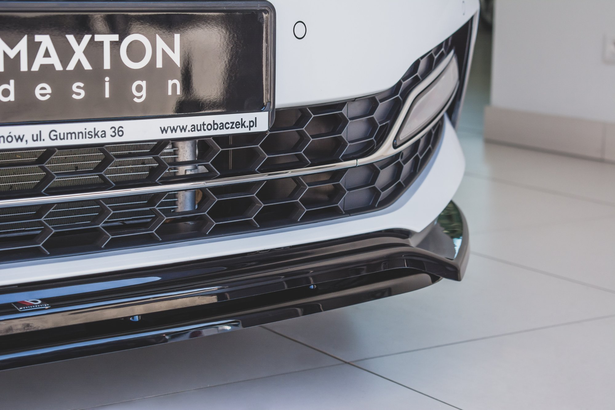 Front Splitter V.3 Skoda Superb Liftback / Combi Mk3 Facelift - Image 3