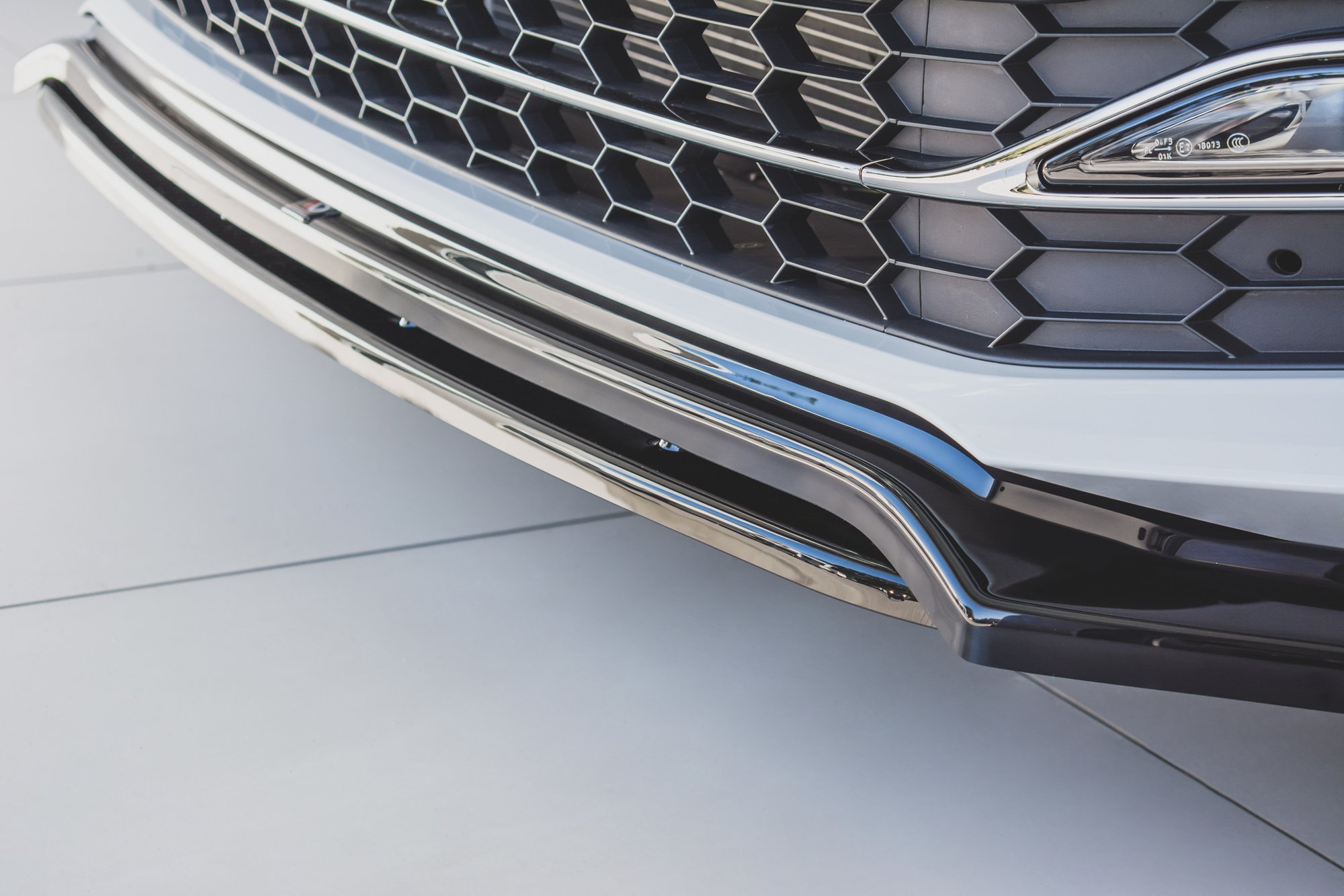 Front Splitter V.3 Skoda Superb Liftback / Combi Mk3 Facelift - Image 4