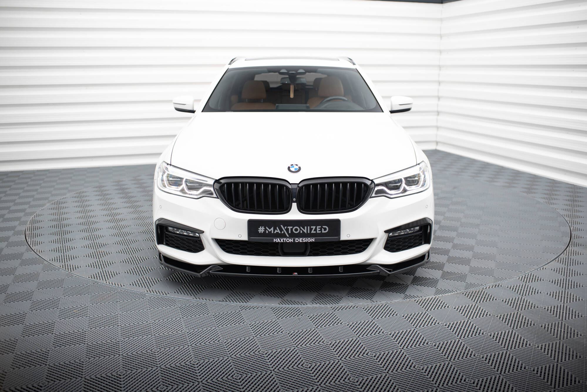 Front Splitter V.4 BMW 5 M-Pack / M550d / M550i G30/ G31 M-Pack - Image 2