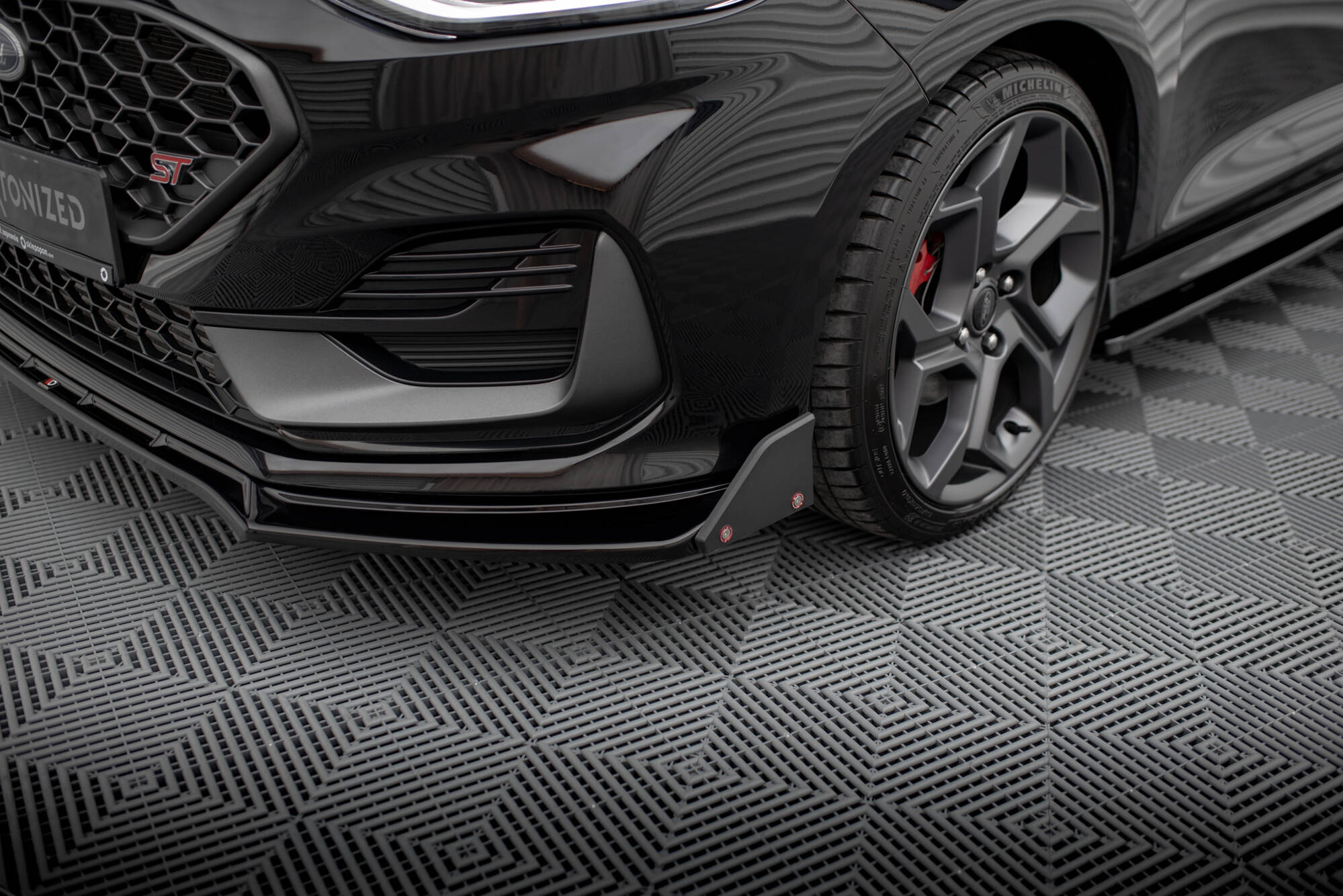 Front Splitter V.4 + Flaps Ford Fiesta ST / ST-line Mk8 Facelift - Image 3