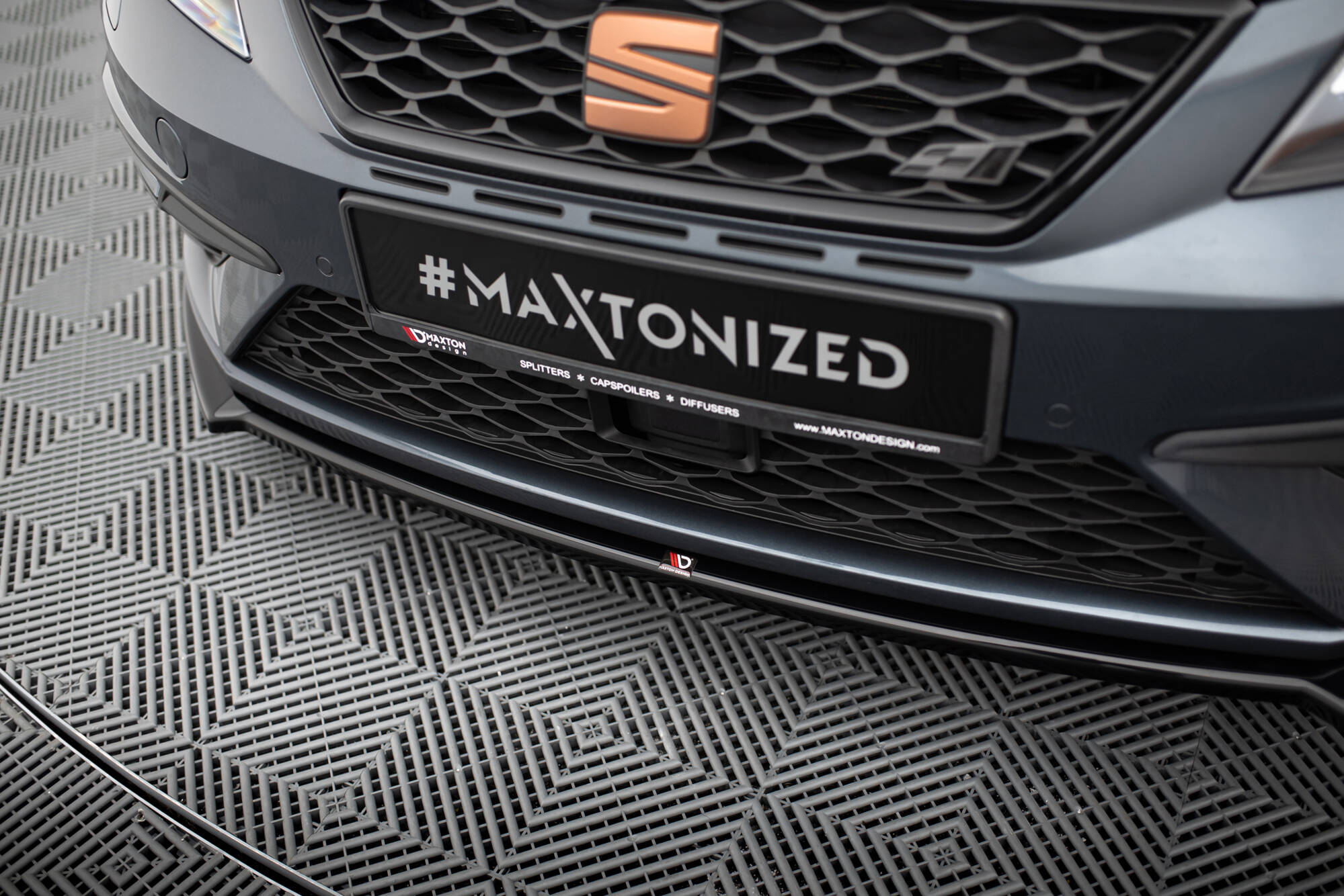 Front Splitter V.4 Seat Leon Cupra / FR Mk3 FL - Image 4
