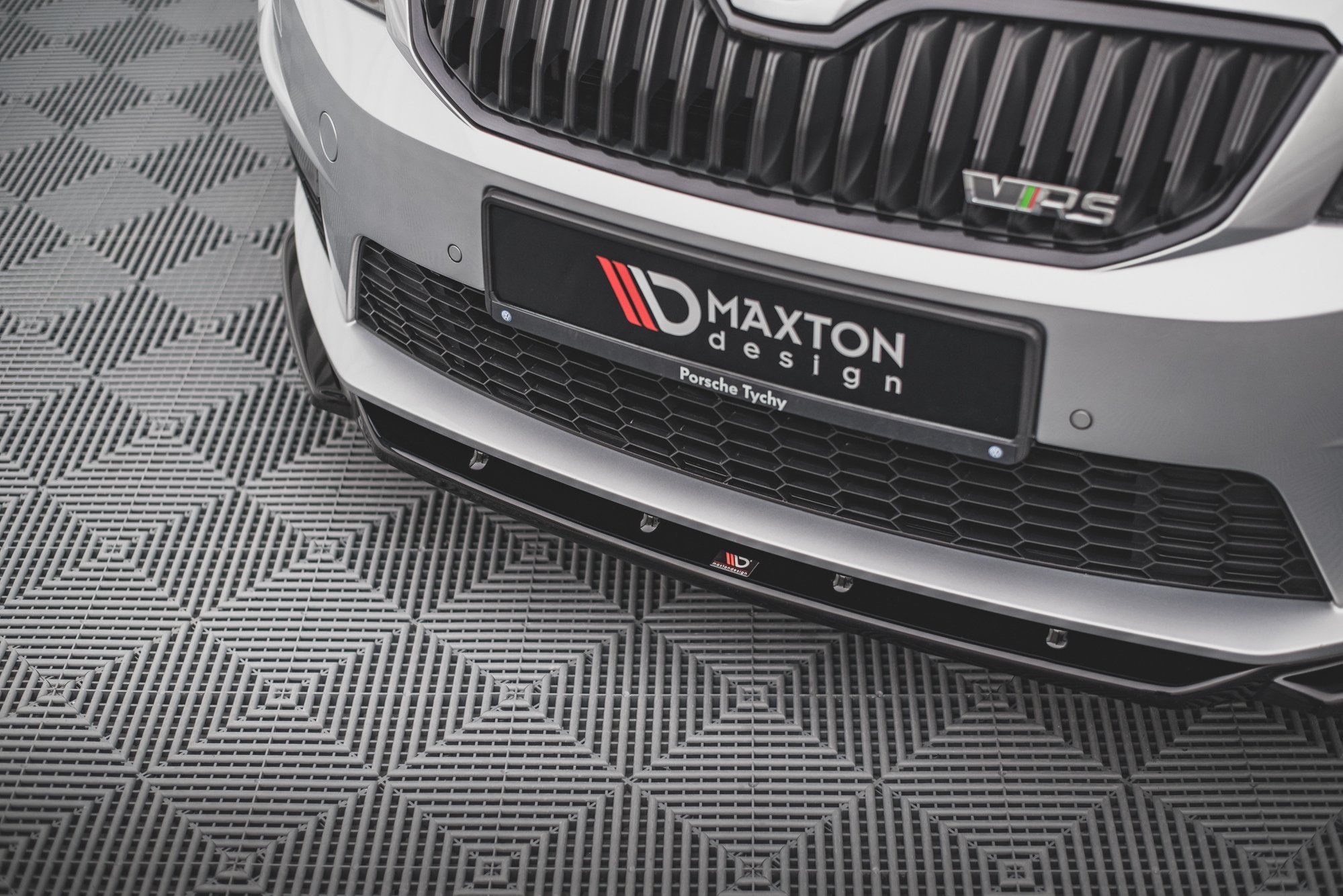 Front Splitter V.4 Skoda Octavia RS Mk3 - Image 4