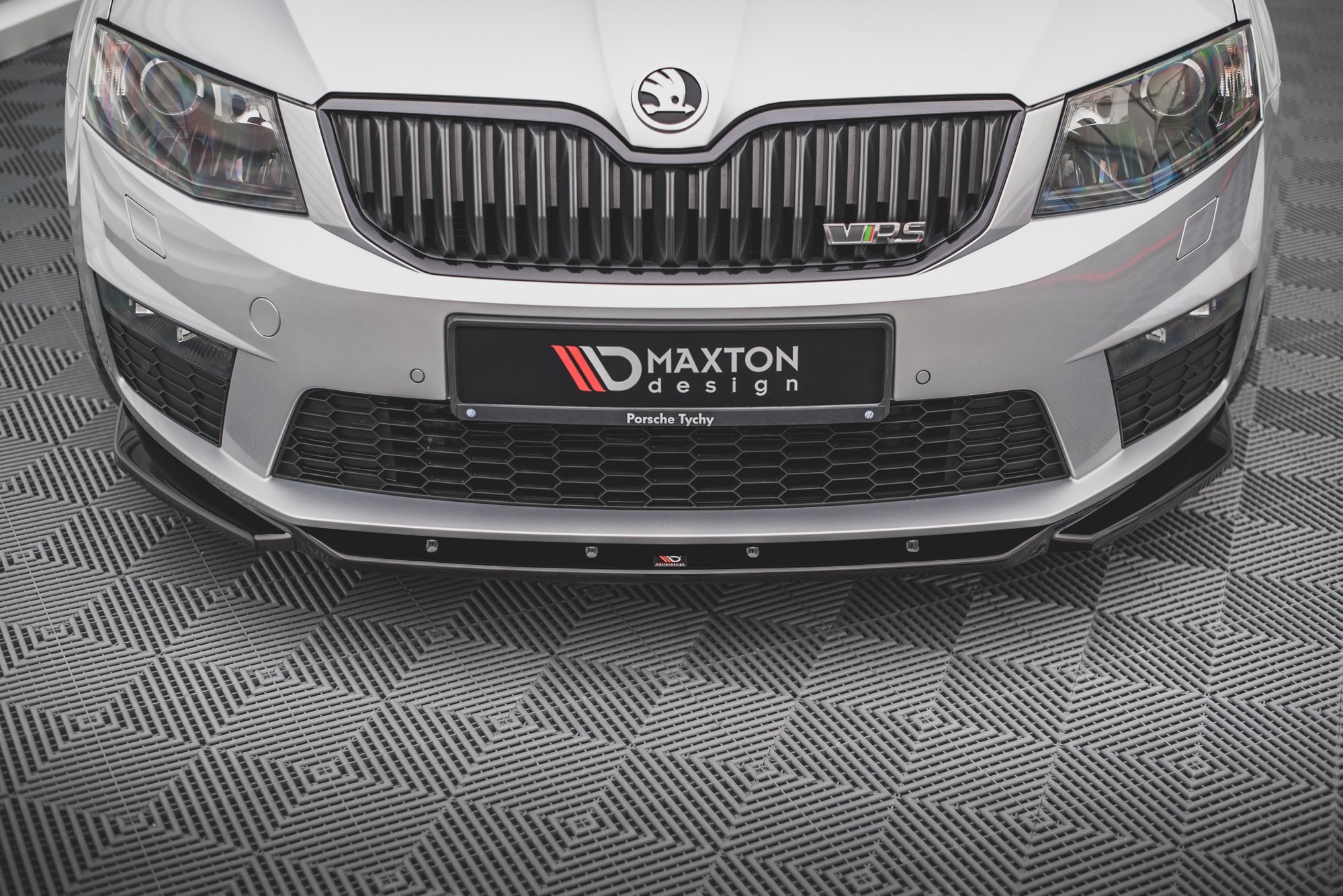 Front Splitter V.4 Skoda Octavia RS Mk3 - Image 5