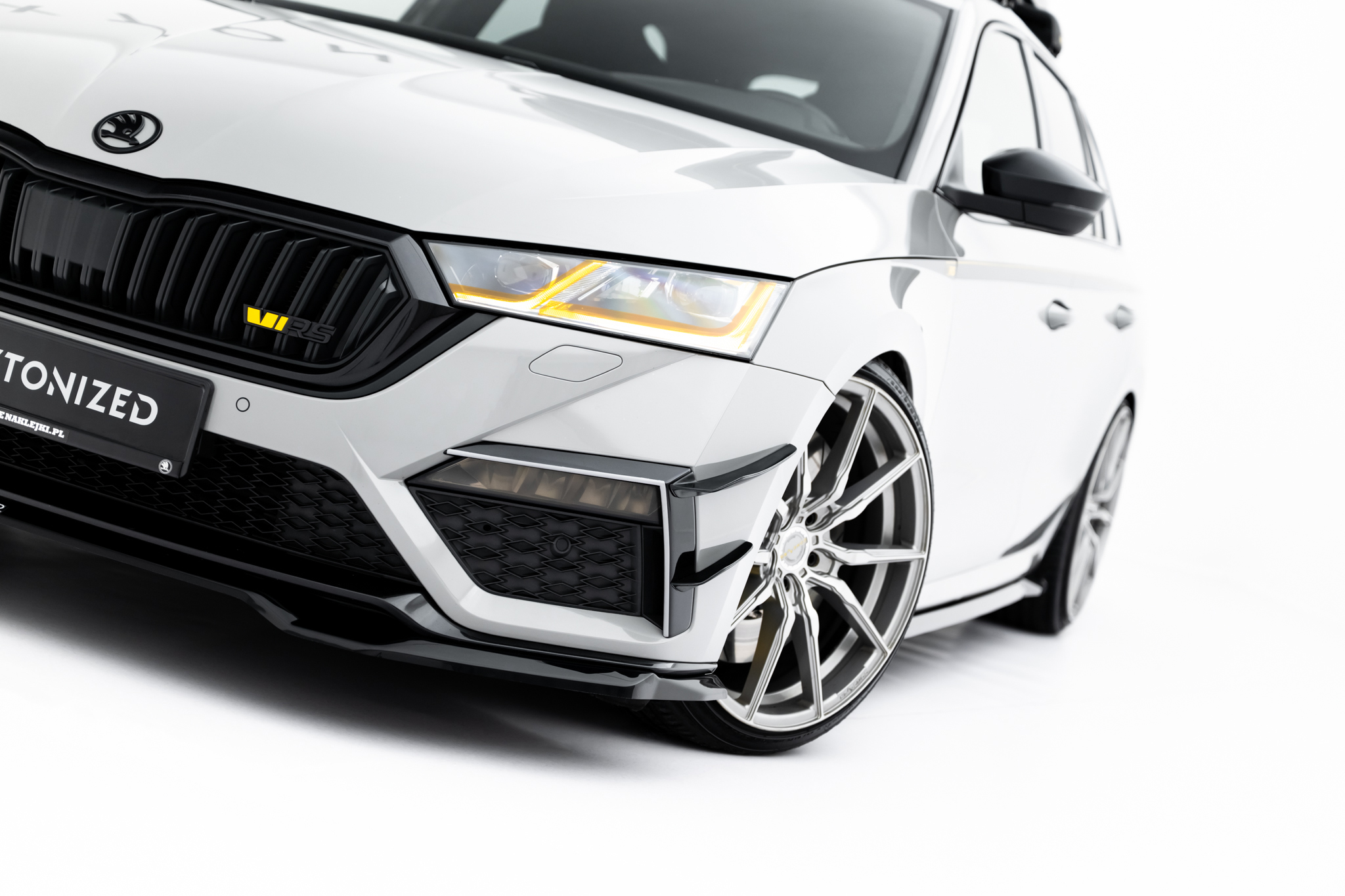 Front Splitter V.4 Skoda Octavia RS Mk4 - Image 5