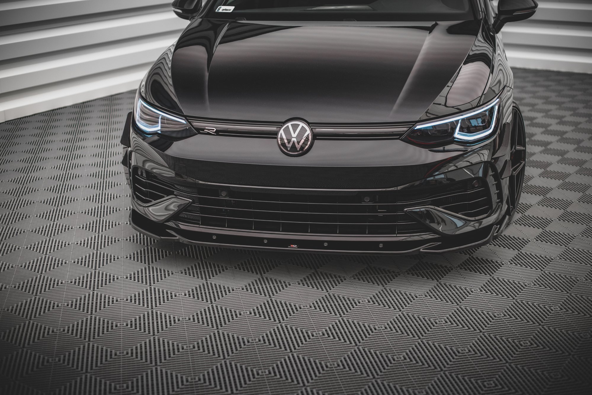 Front Splitter V.4 Volkswagen Golf R Mk8 - Image 2