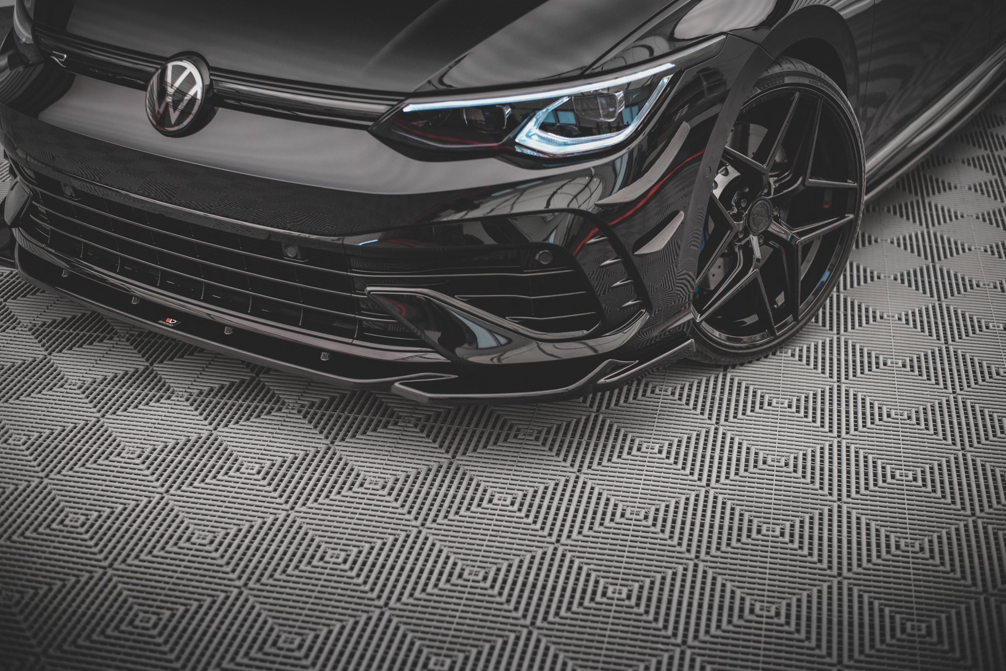 Front Splitter V.4 Volkswagen Golf R Mk8 - Image 3