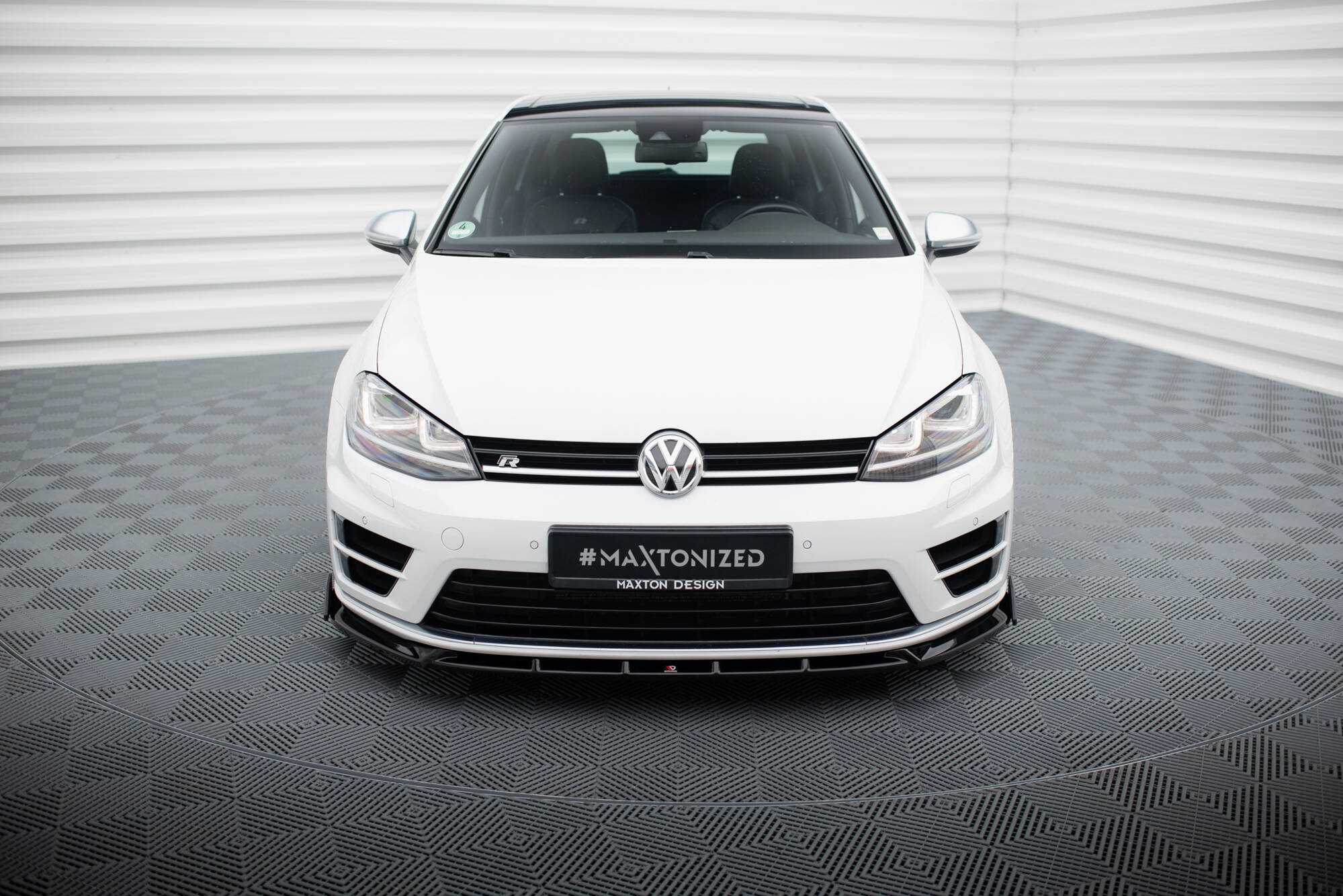 Front Splitter V.5 + Flaps Volkswagen Golf R / R-Line Mk7 - Image 2