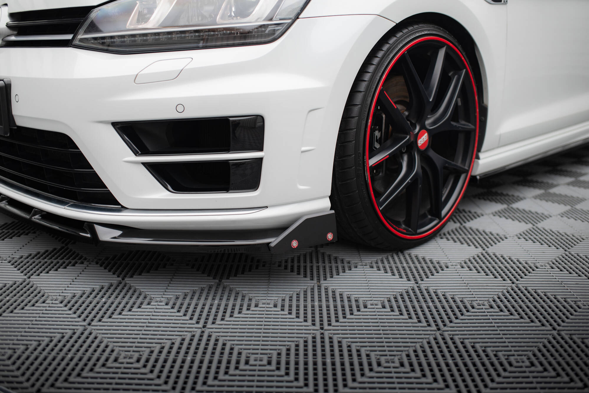 Front Splitter V.5 + Flaps Volkswagen Golf R / R-Line Mk7 - Image 4