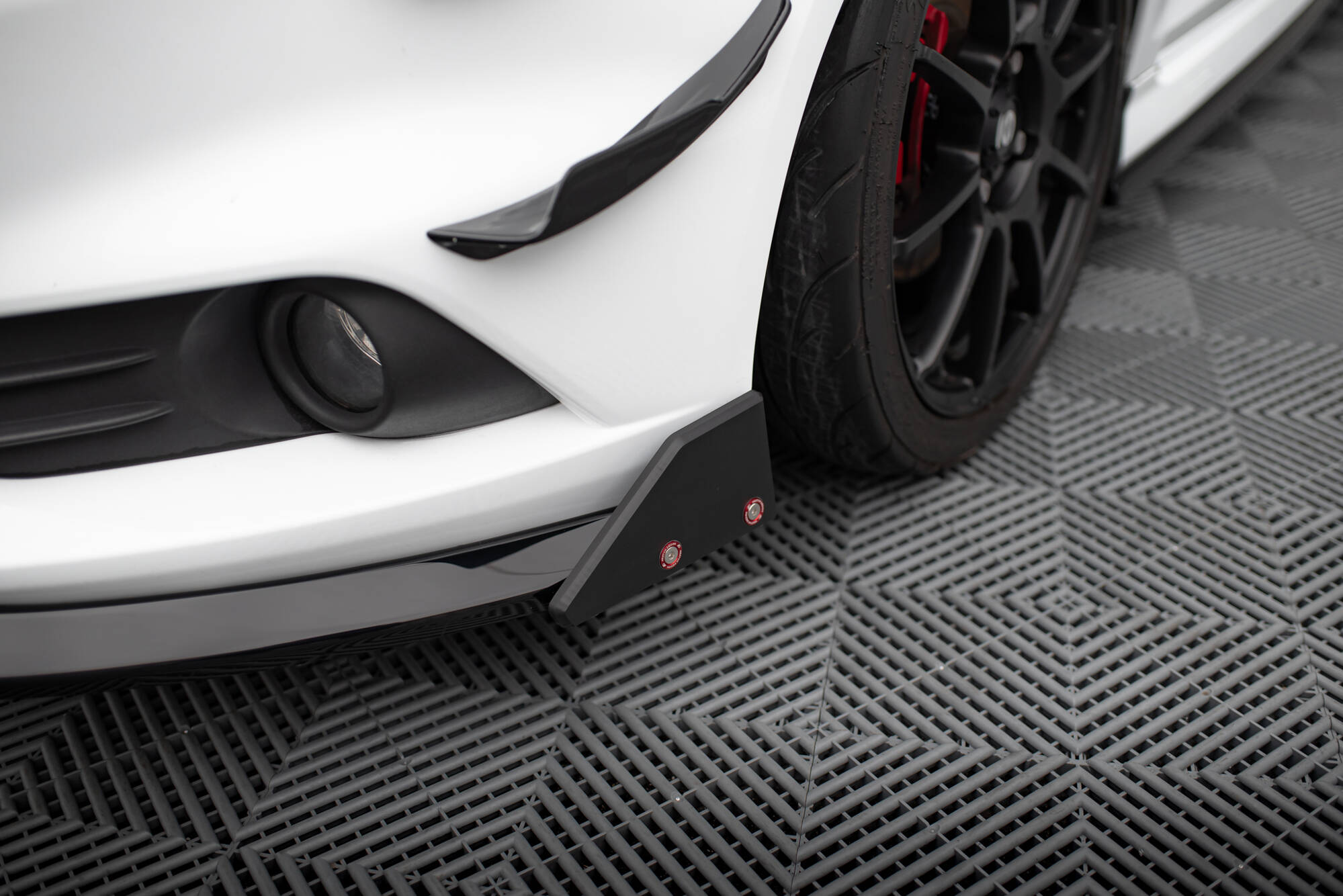 Front Splitter V.6 + Flaps Ford Fiesta ST Mk7 Facelift - Image 4