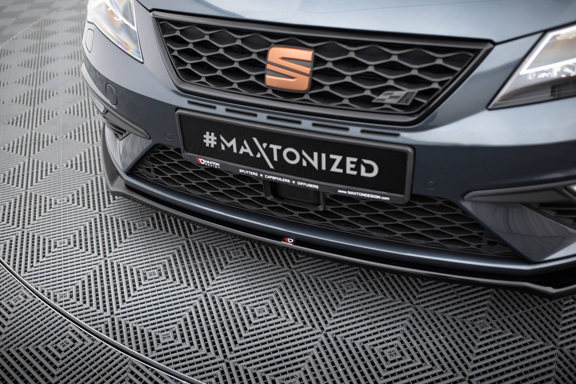 Front Splitter V.7 Seat Leon Cupra / FR Mk3 FL - Image 3