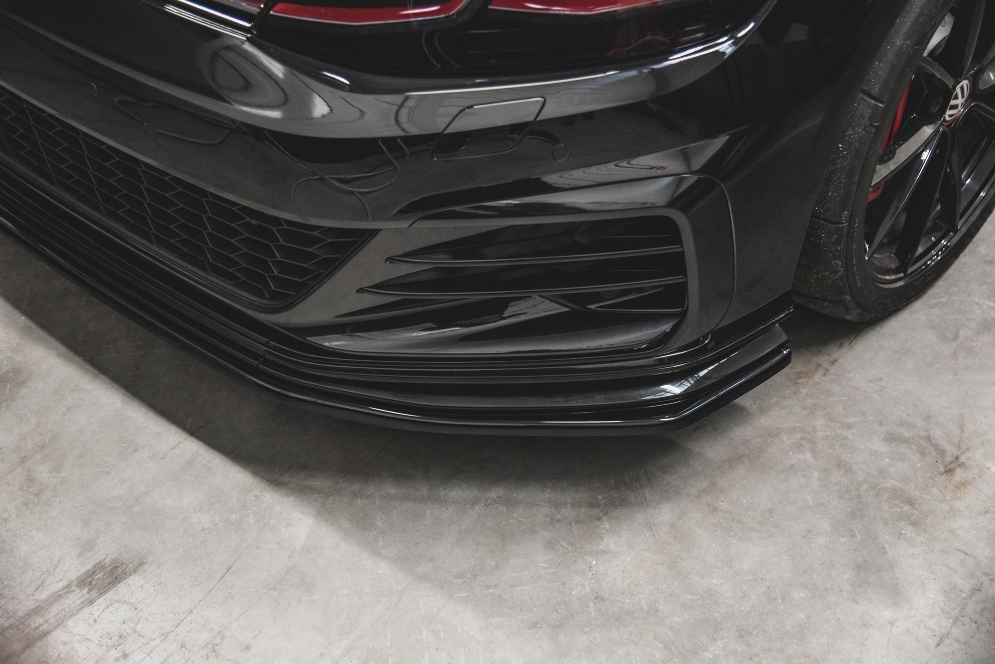 Front Splitter VW Golf 7 GTI TCR - Image 3