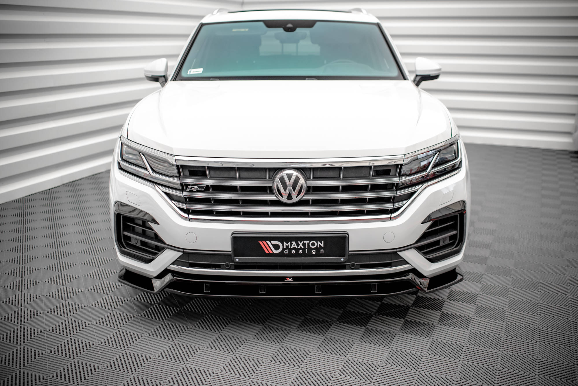 Front Splitter Volkswagen Touareg R-Line Mk3 - Image 2
