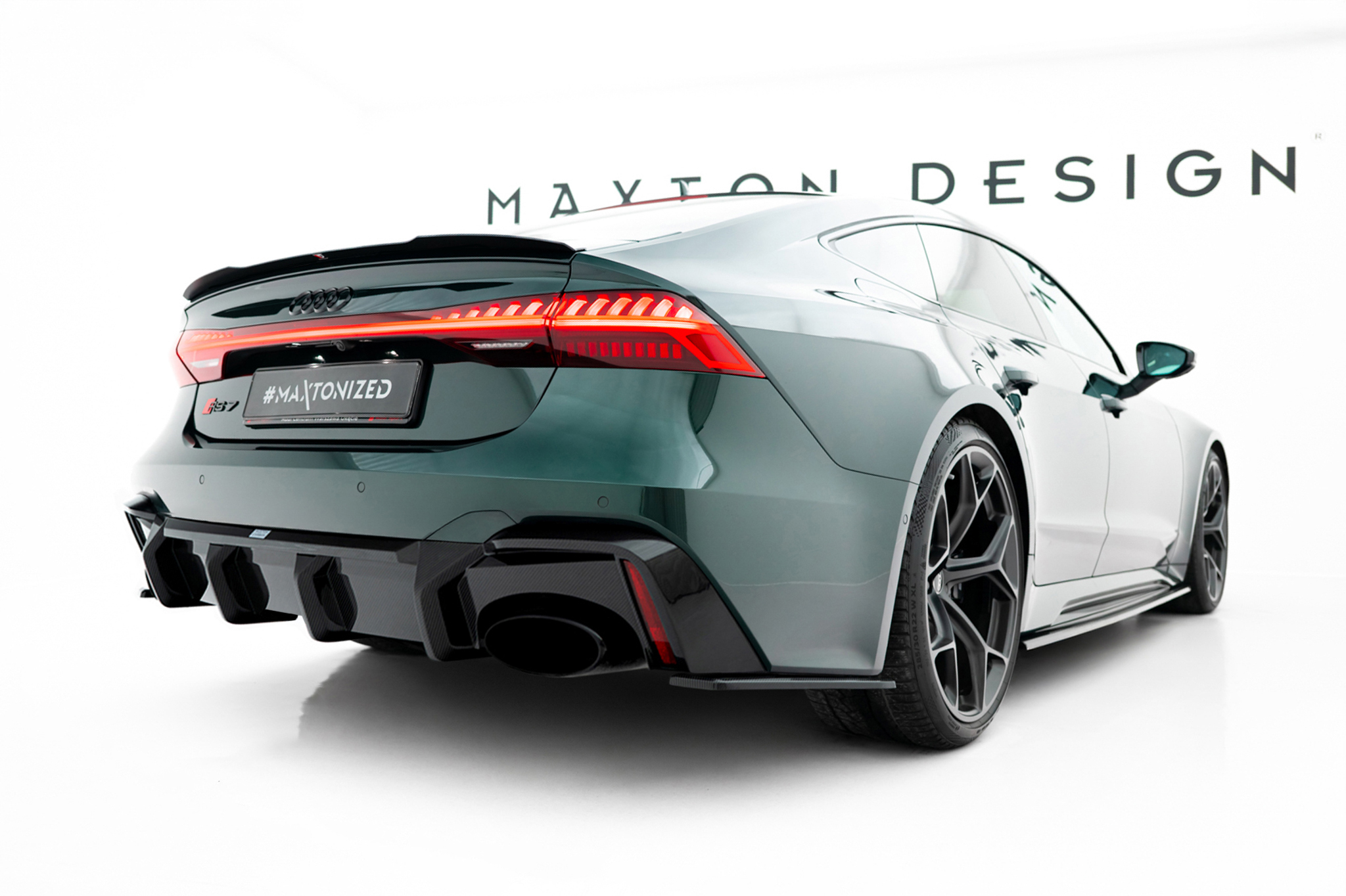 Prepreg Carbon Fiber Rear Diffuser Audi RS7 C8 (version with towbar)