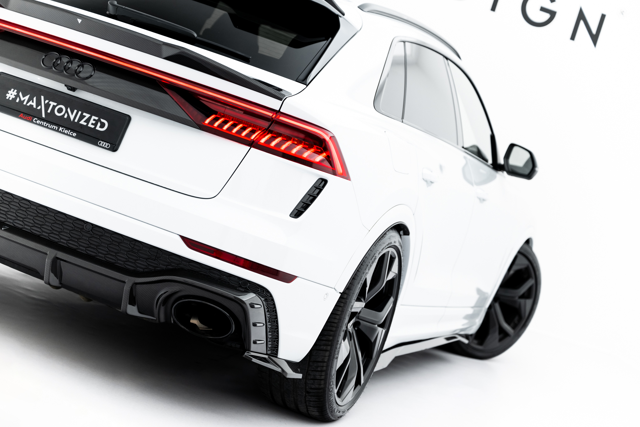 Prepreg Carbon Fiber Rear Diffuser Audi RSQ8 Mk1 - Image 2